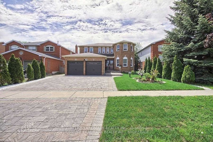78 Bristol Road, Newmarket, ON L3Y 8B5