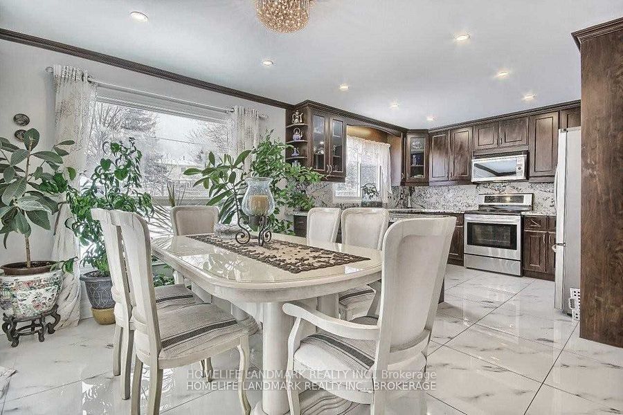 78 Bristol Road, Newmarket, ON L3Y 8B5 photo 3