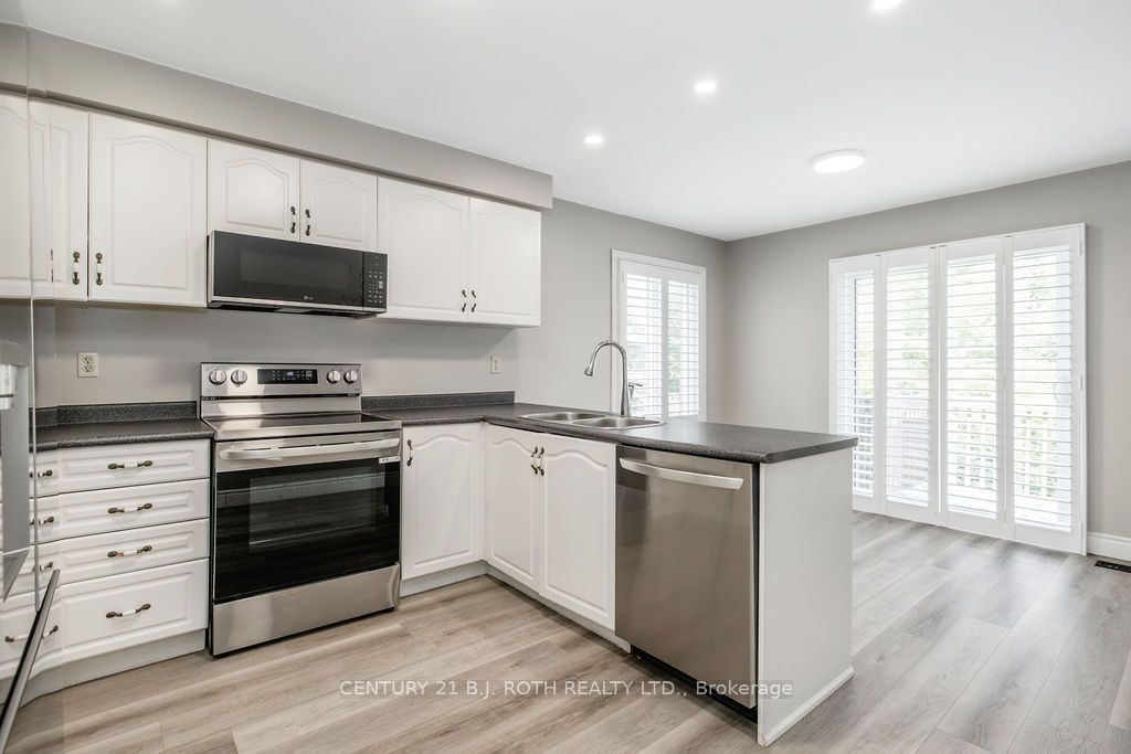 4 MICHAEL Street, Essa, ON L0M 1B2 photo 4