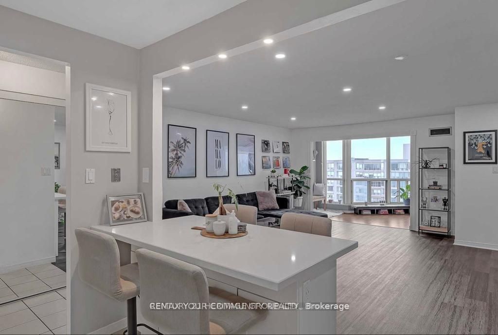 309 Major Mackenzie Drive 1014, Richmond Hill, ON L4C 9V5 photo 2