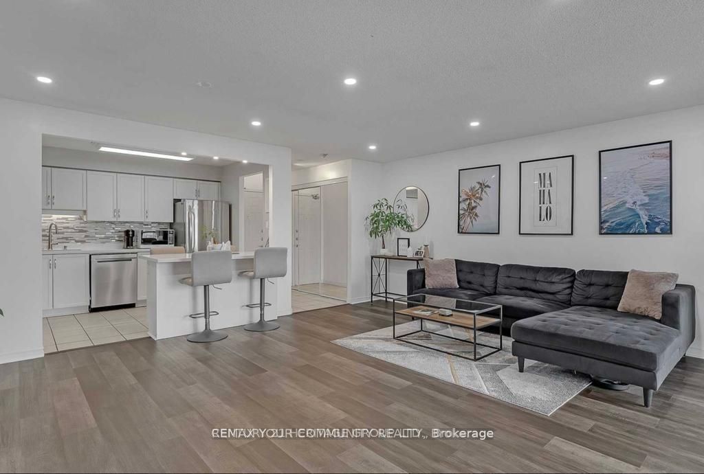 309 Major Mackenzie Drive 1014, Richmond Hill, ON L4C 9V5 photo 3