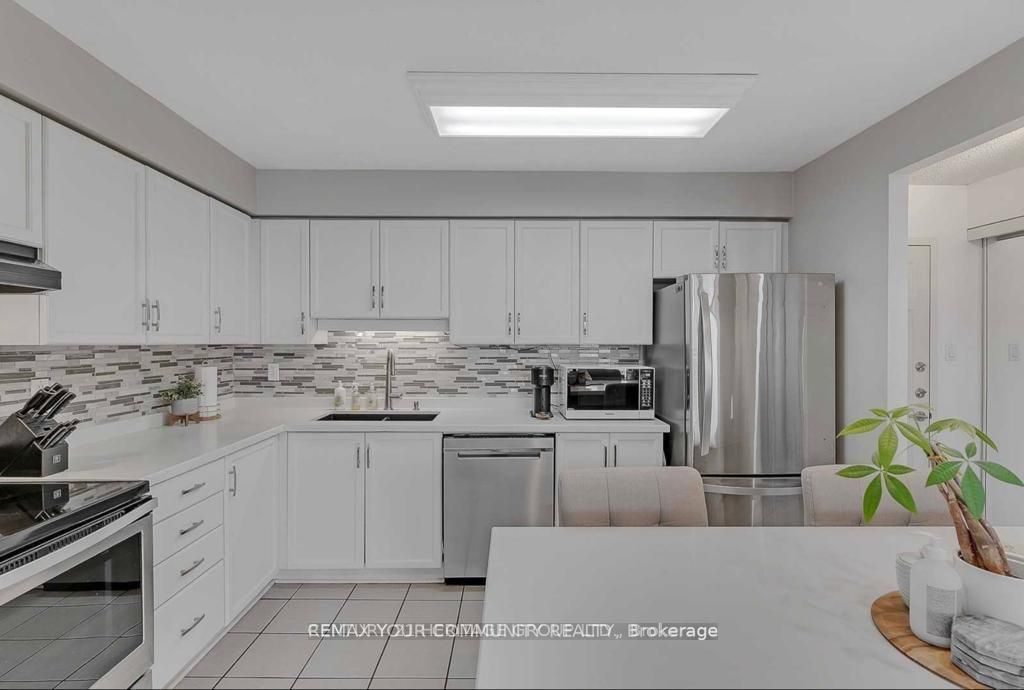 309 Major Mackenzie Drive 1014, Richmond Hill, ON L4C 9V5 photo 4