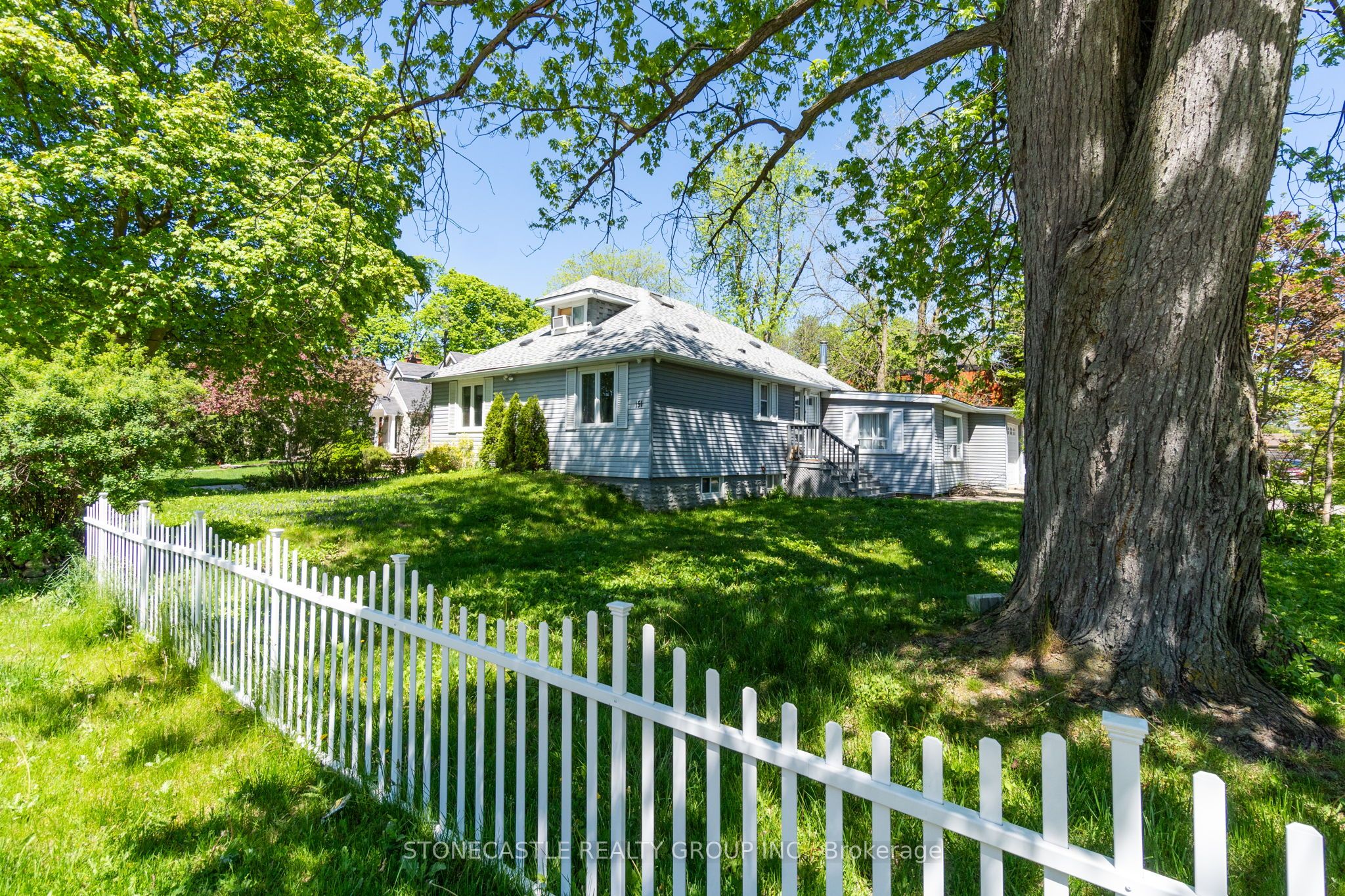 151 Richmond Street, Richmond Hill, ON L4C 3Y7 photo 2