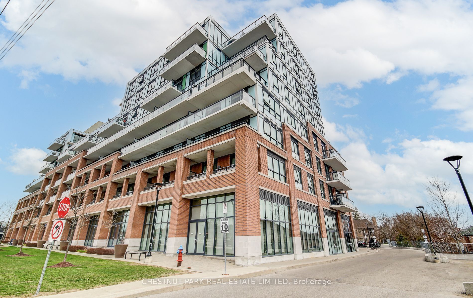 11611 Yonge Street 109, Richmond Hill, ON L4E 1G2 photo 3