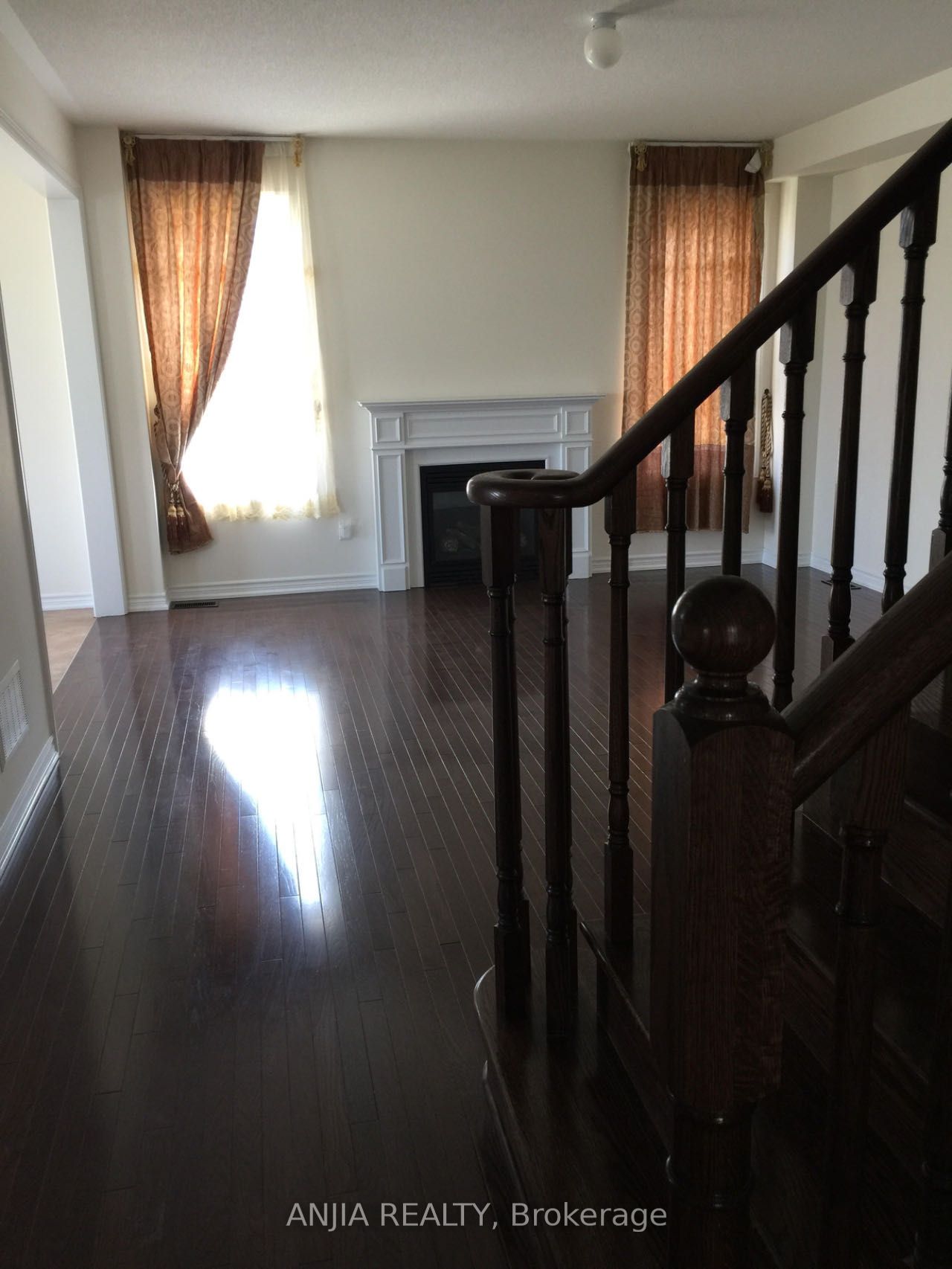 23 Bishop's Gate, Markham, ON L6C 0T8 photo 3