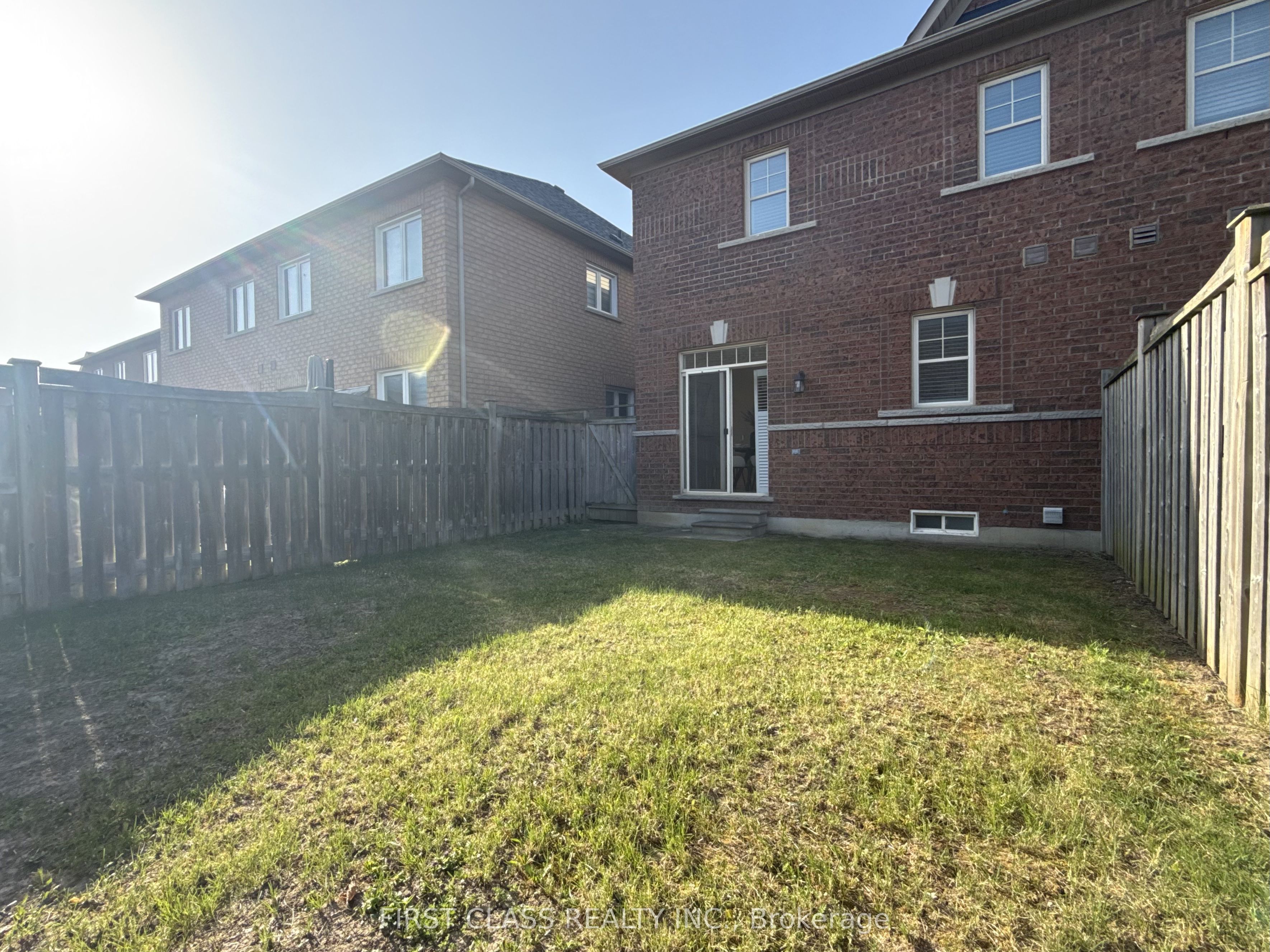 36 Princess Diana Drive, Markham, ON L6C 0G8 photo 2
