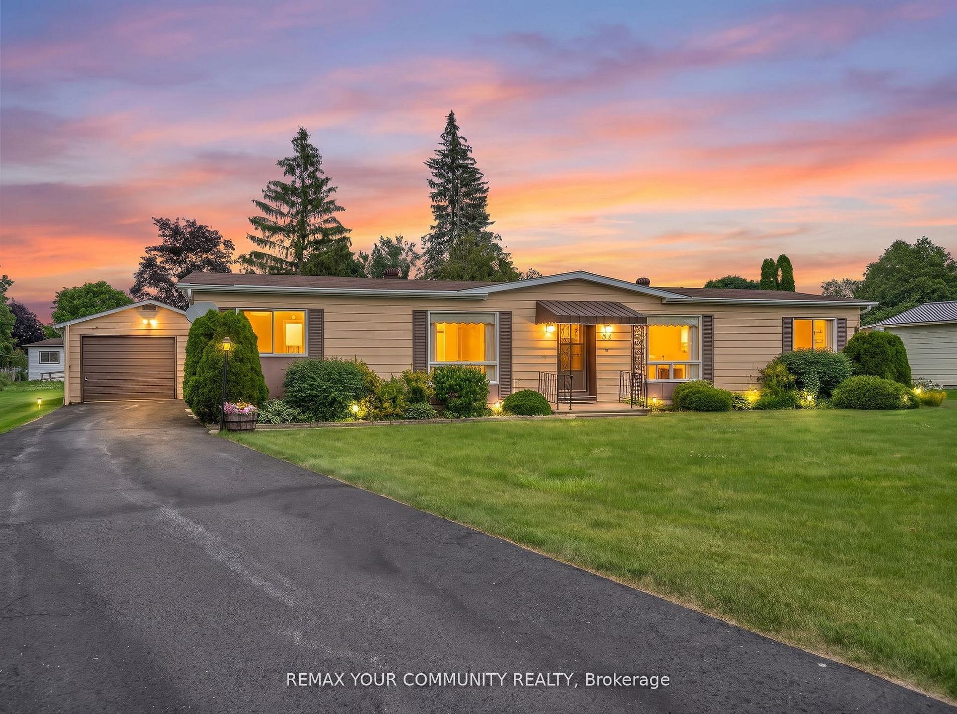 22 Emery Court, Georgina, ON L0E 1R0