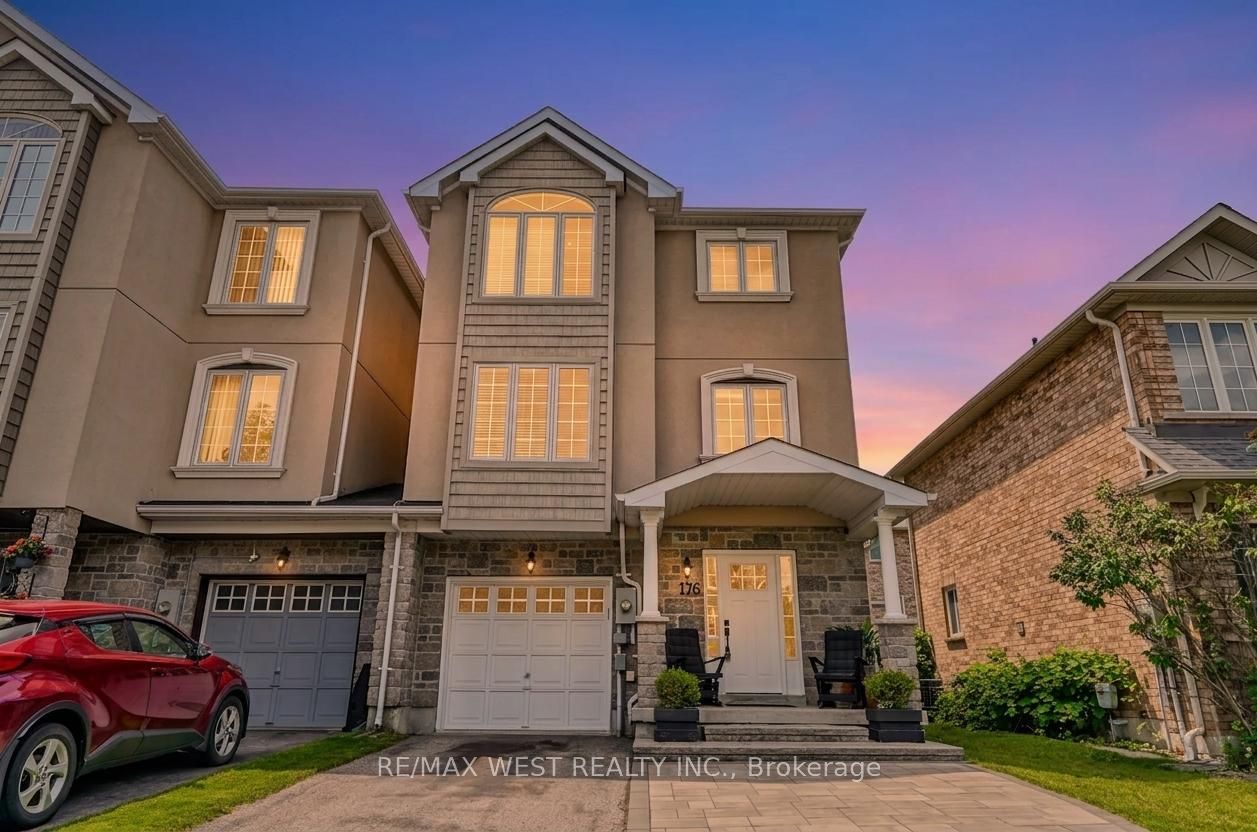176 Gail Parks Crescent, Newmarket, ON L3X 2C3 photo 4