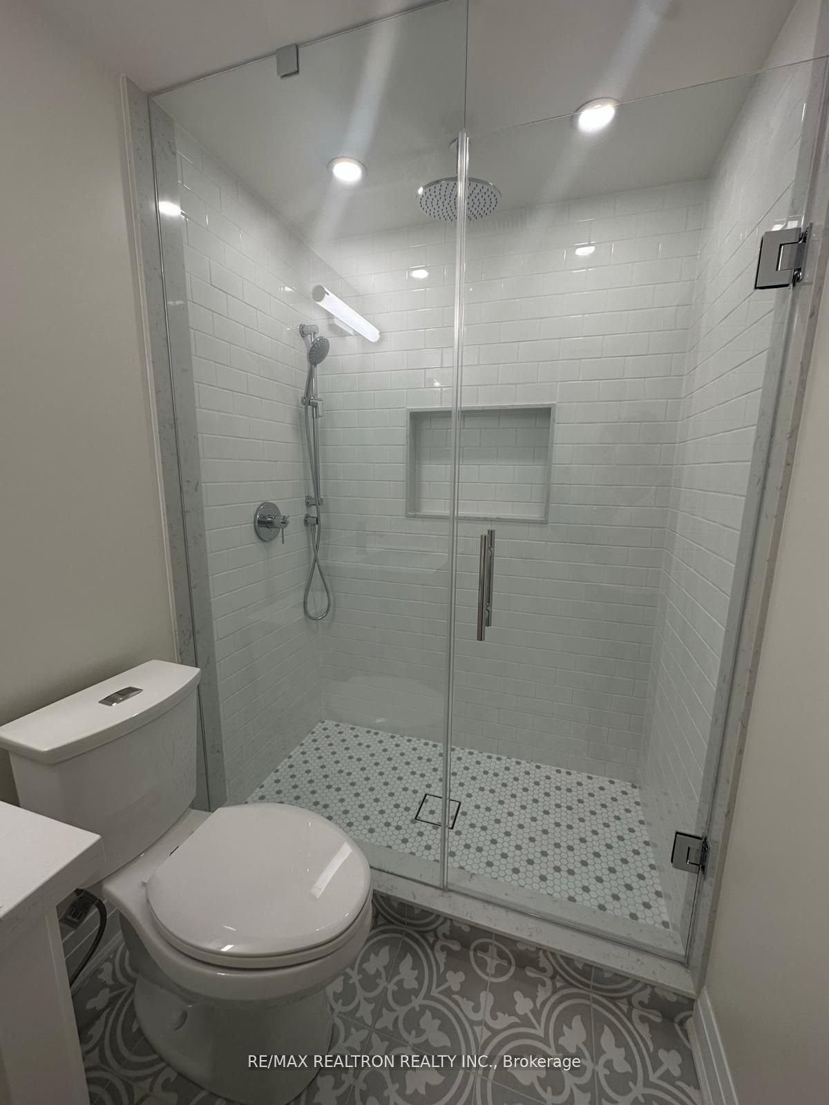 5 Elderslie Crescent Bsmnt, Vaughan, ON L0J 1C0 photo 3