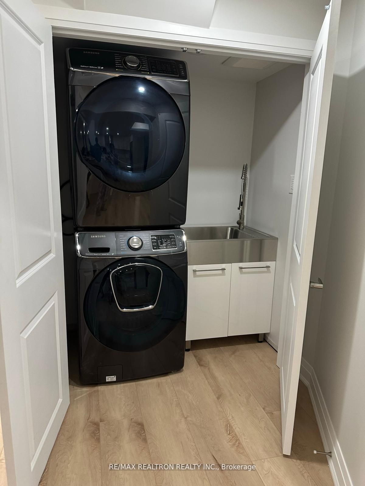 5 Elderslie Crescent Bsmnt, Vaughan, ON L0J 1C0 photo 5