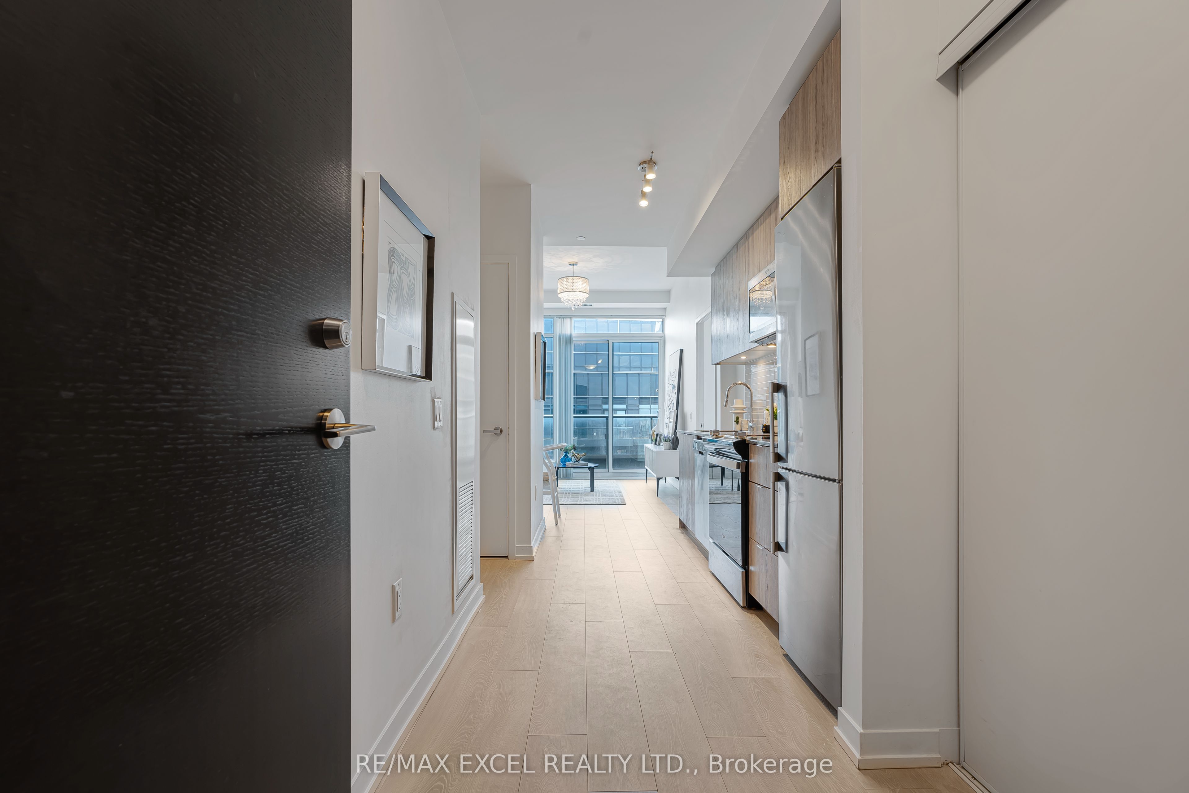 8868 Yonge Street 1801, Richmond Hill, ON L4C 1Z8 photo 4