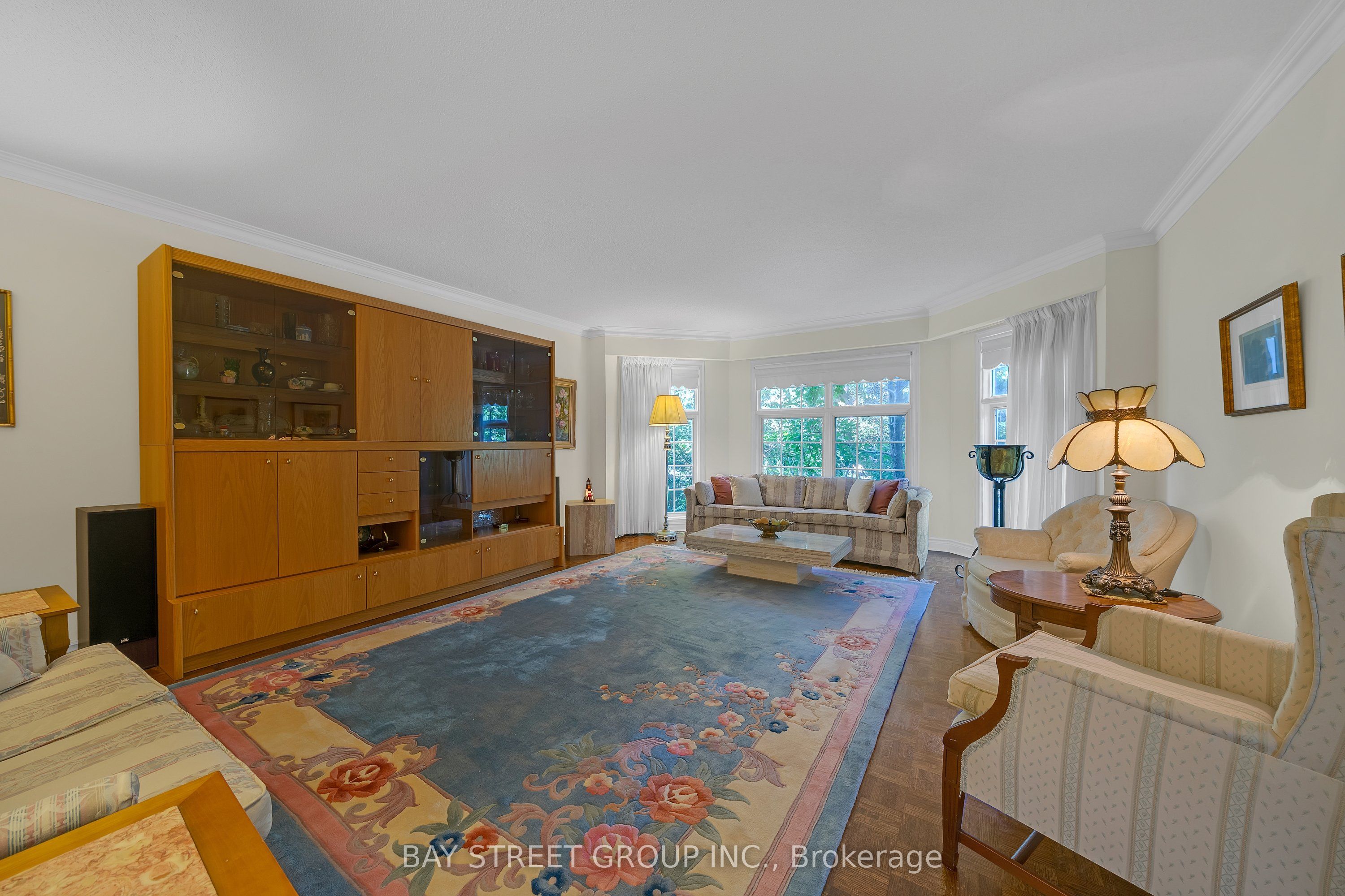 53 Strathearn Avenue, Richmond Hill, ON L4B 2Y9 photo 2