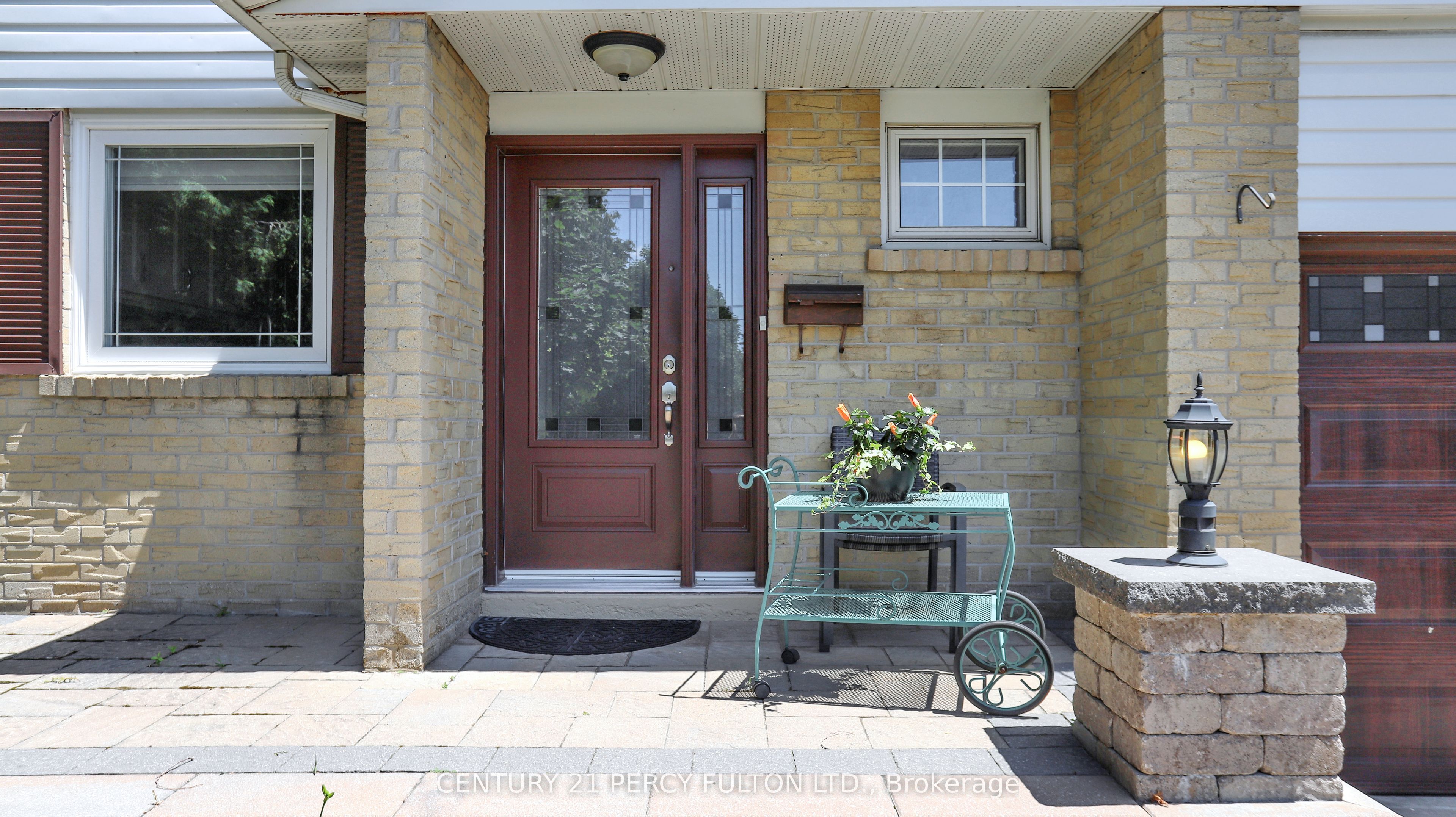 158 Holm Crescent, Markham, ON L3T 5J3 photo 2