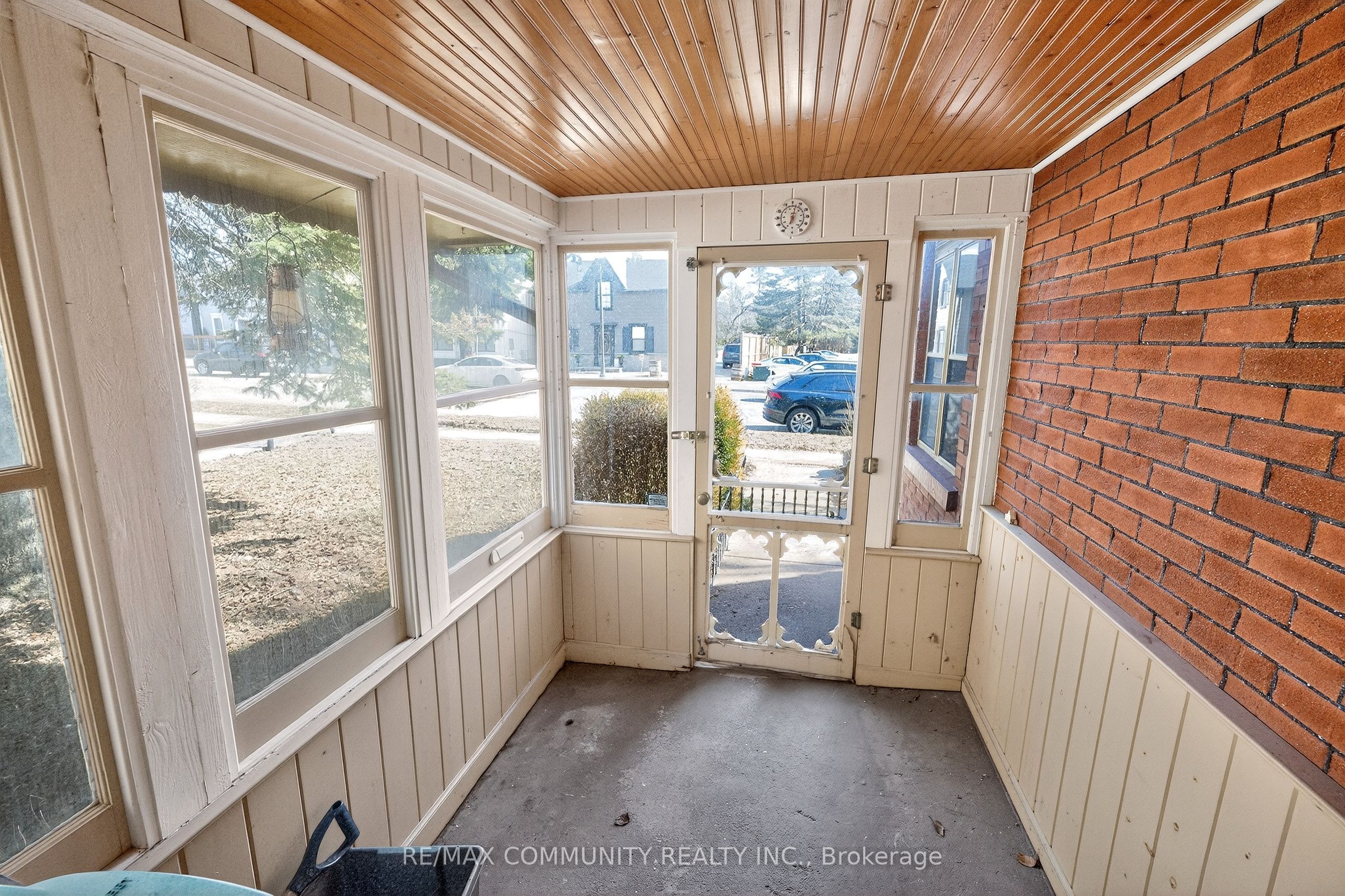 28 Queen Street, Innisfil, ON L0L 1L0 photo 3