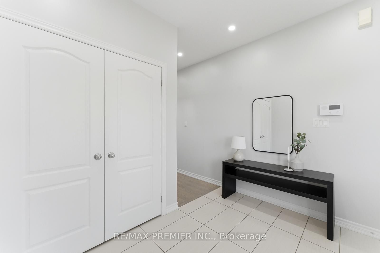 122 Mckenzie Way, Bradford West Gwillimbury, ON L3Z 4J4 photo 5