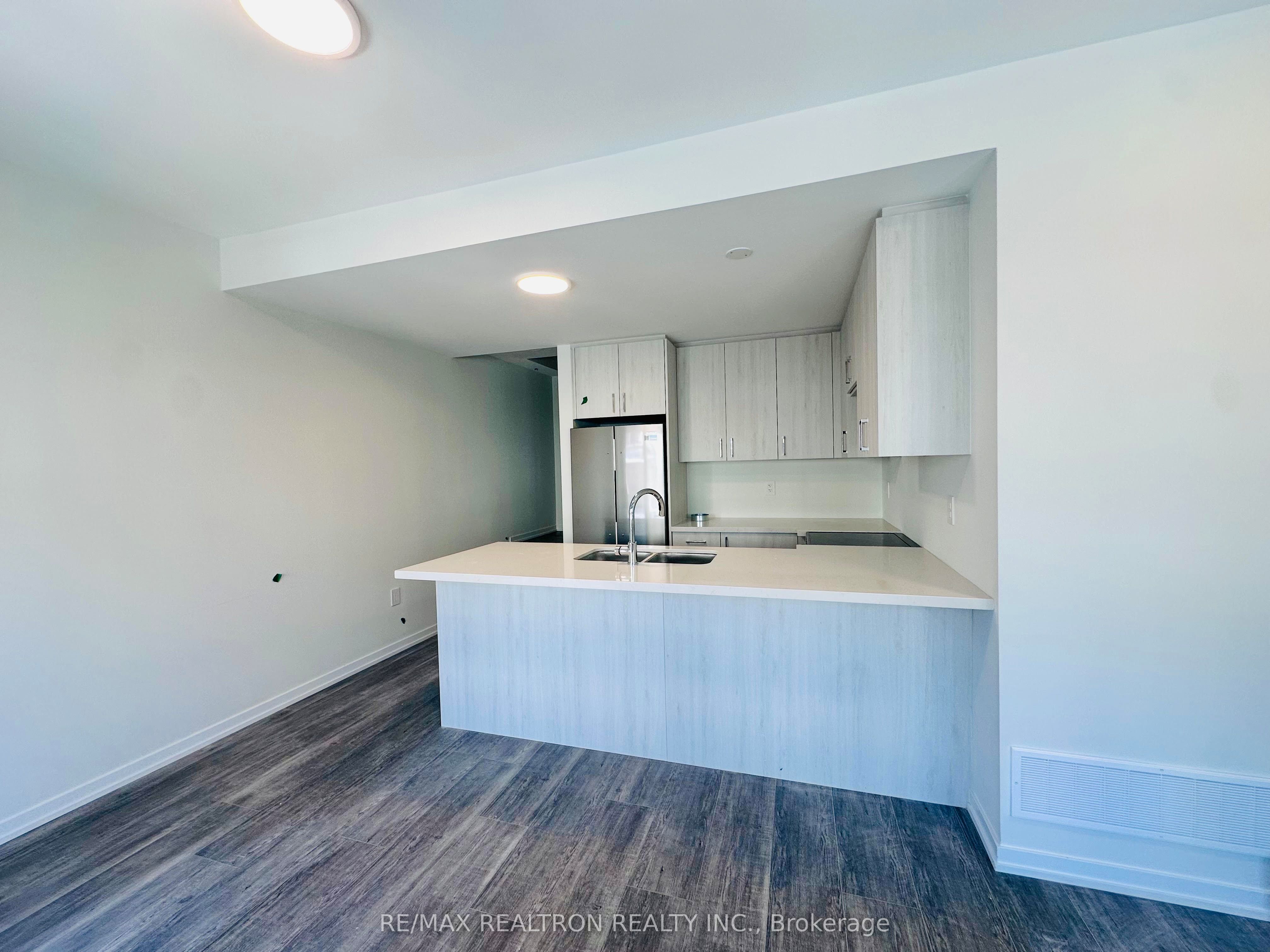 105 Matawin Lane, Richmond Hill, ON L4B 0H7 photo 4