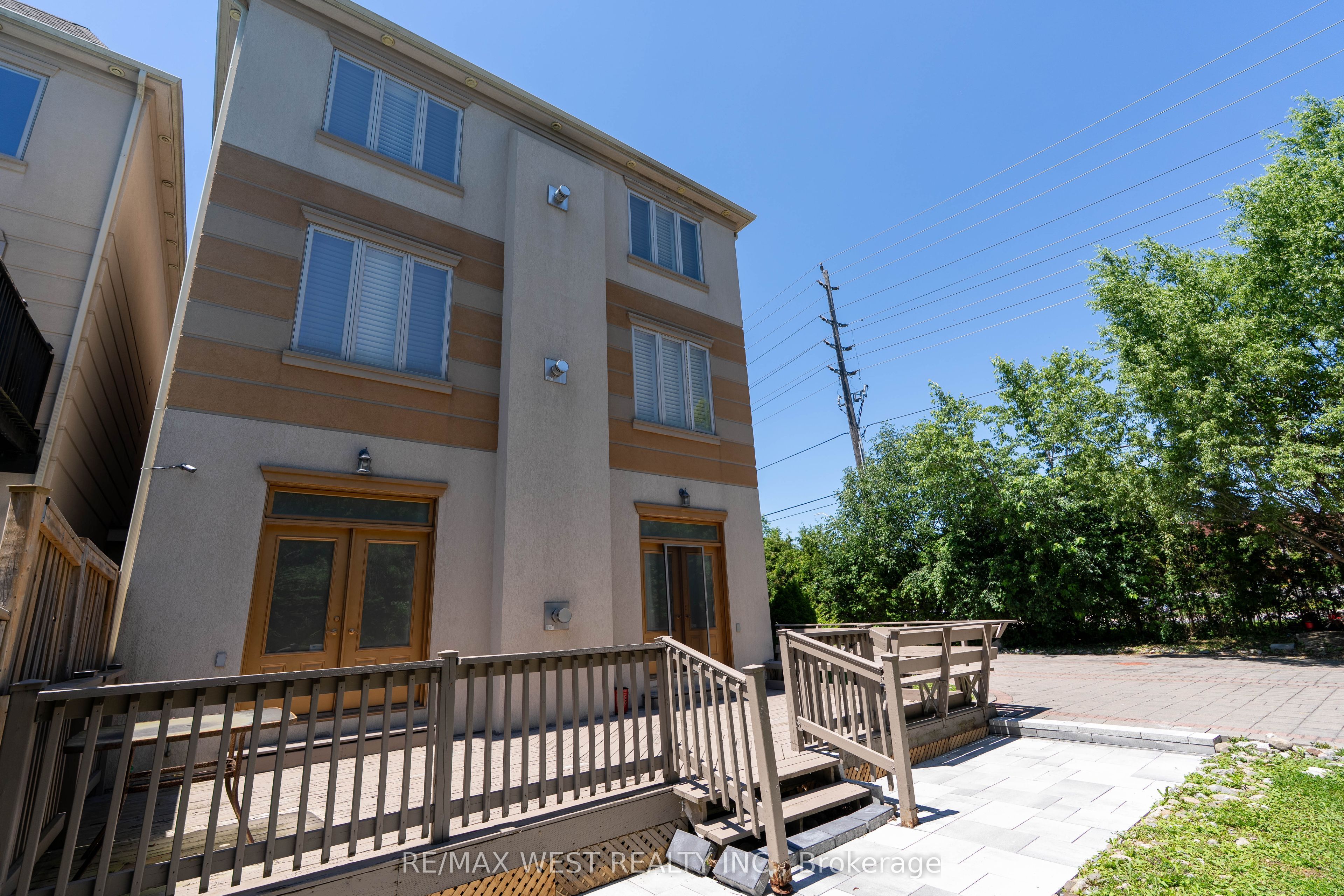 83 Elm Avenue Main Floor, Richmond Hill, ON L4C 6K8 photo 4