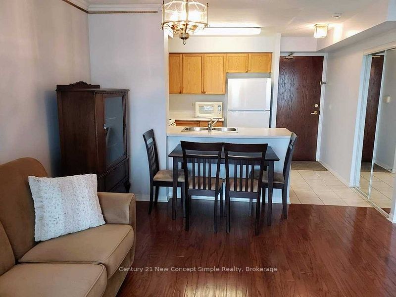 51 Baffin Court 716, Richmond Hill, ON L4B 4P6 photo 5