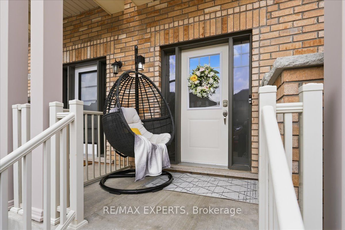 68 Lorne Thomas Place, New Tecumseth, ON L9R 0V8 photo 2