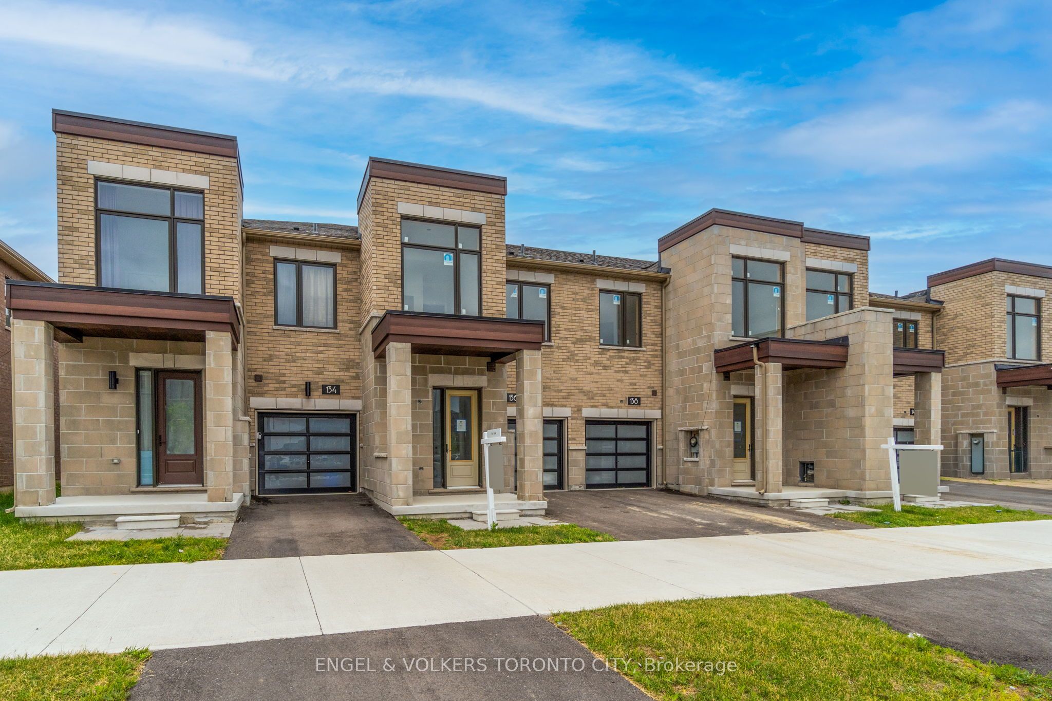 136 Mumbai Drive, Markham, ON L3S 0G5 photo 2