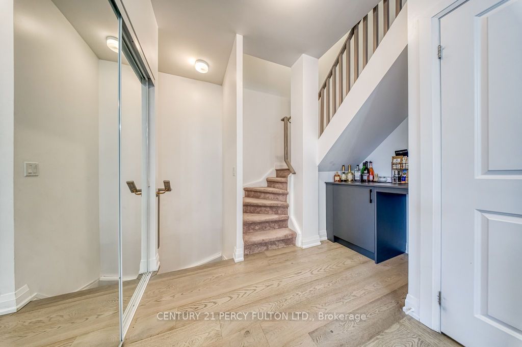 5289 Highway 7 D-803, Vaughan, ON L4L 0J1 photo 3