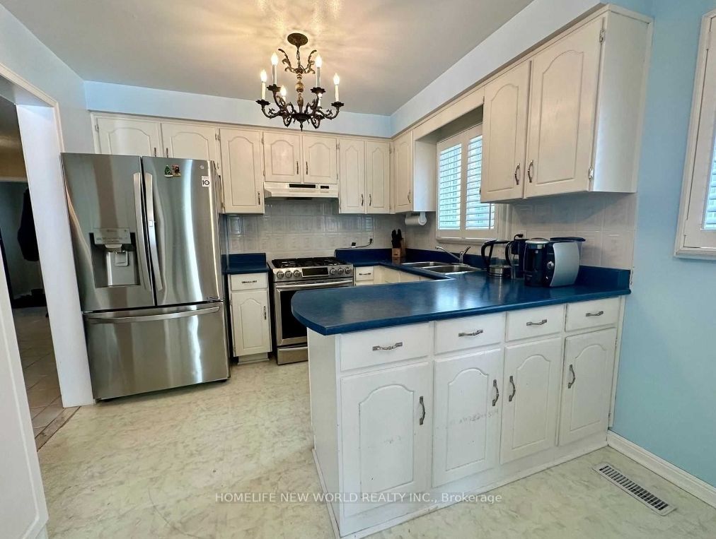 21 Delmark Boulevard, Markham, ON L3P 3Z1 photo 2
