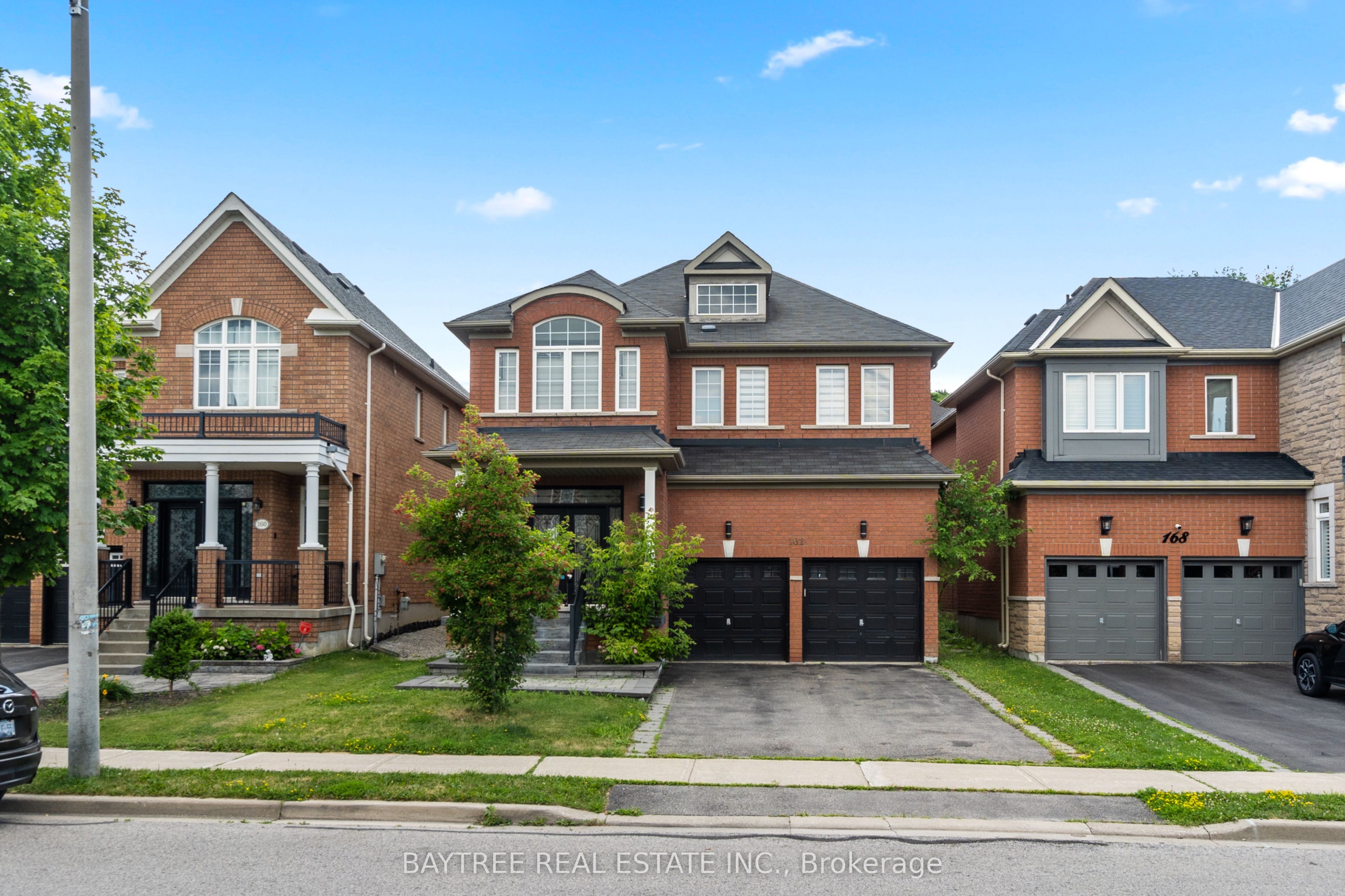 162 Bathurst Glen Drive, Vaughan, ON L4J 8Y8 photo 2