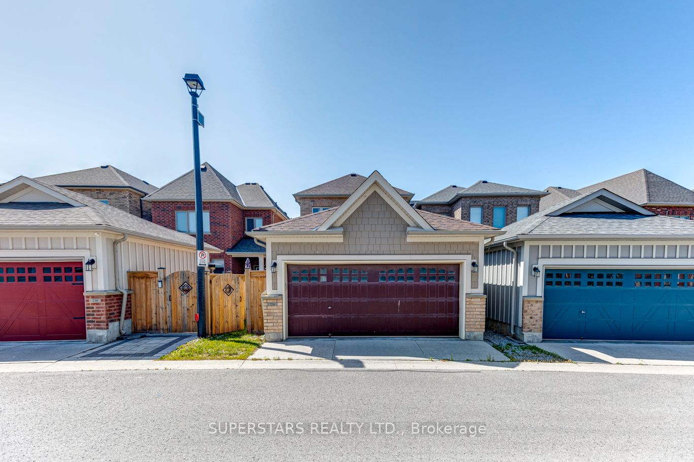 236 Paradelle Drive, Richmond Hill, ON L4E 1E7 photo 2