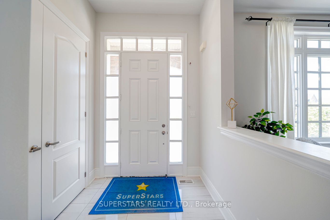 236 Paradelle Drive, Richmond Hill, ON L4E 1E7 photo 3