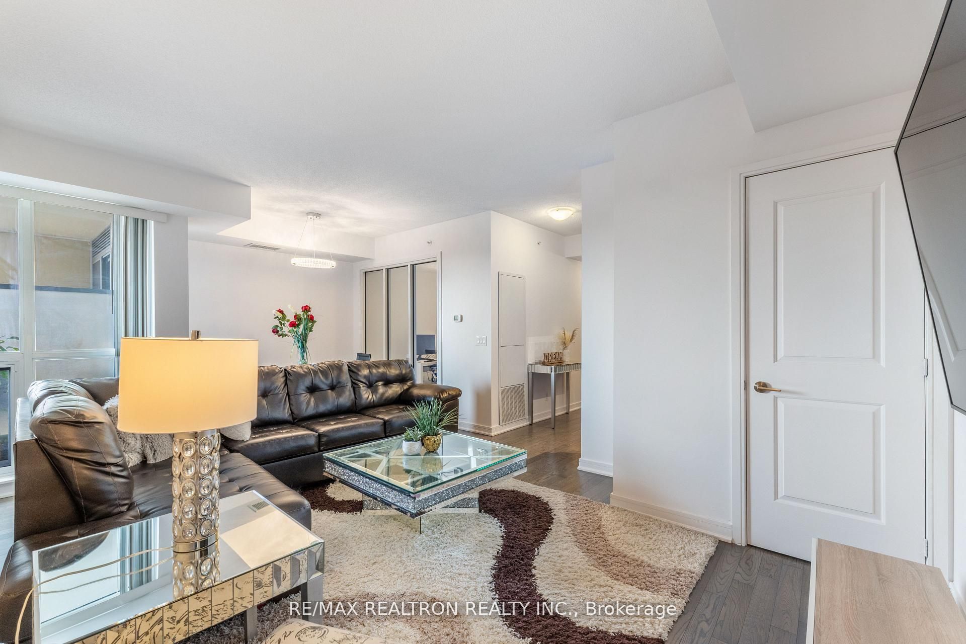 9205 Yonge Street 501, Richmond Hill, ON L4C 6Z2 photo 4