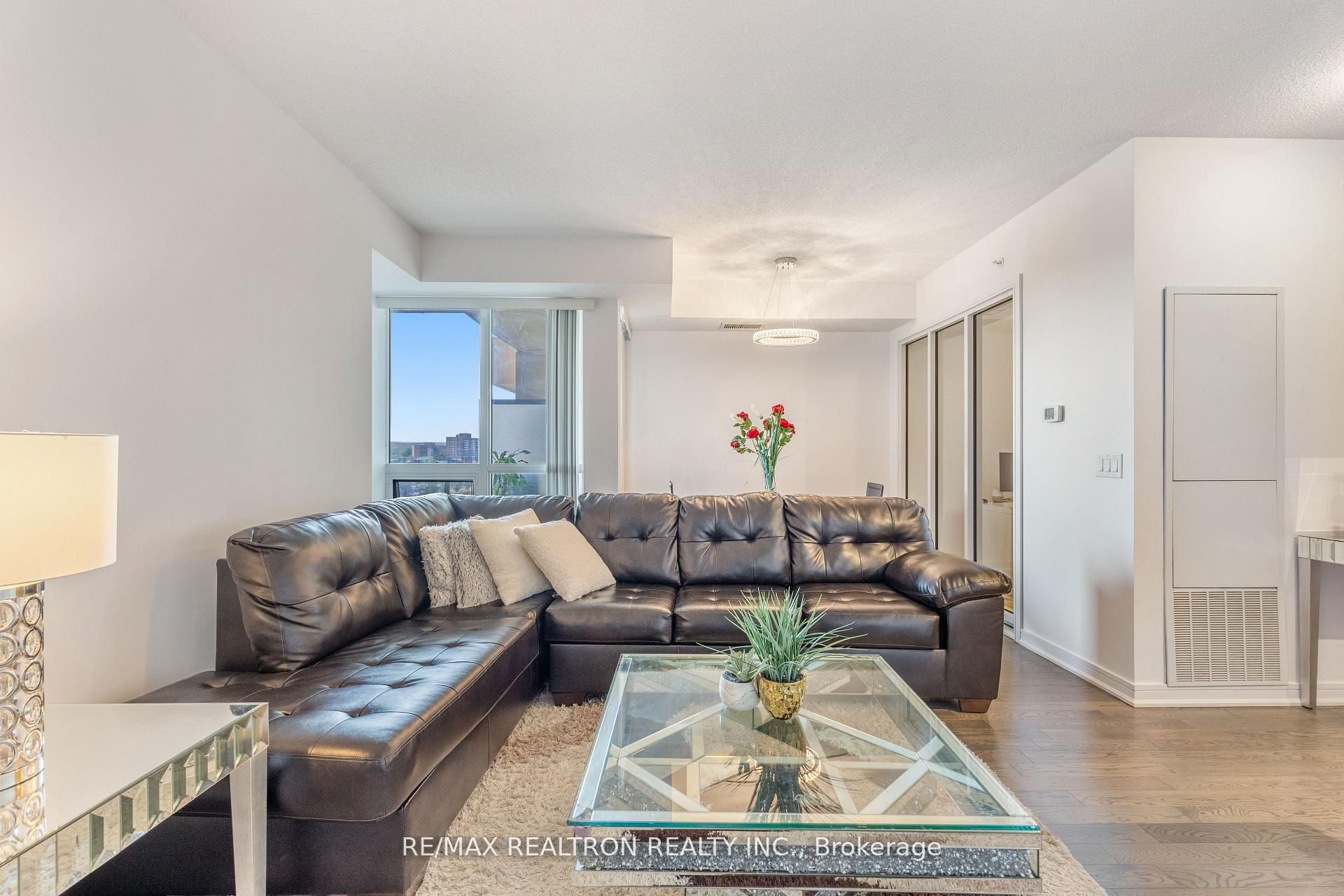 9205 Yonge Street 501, Richmond Hill, ON L4C 6Z2 photo 5