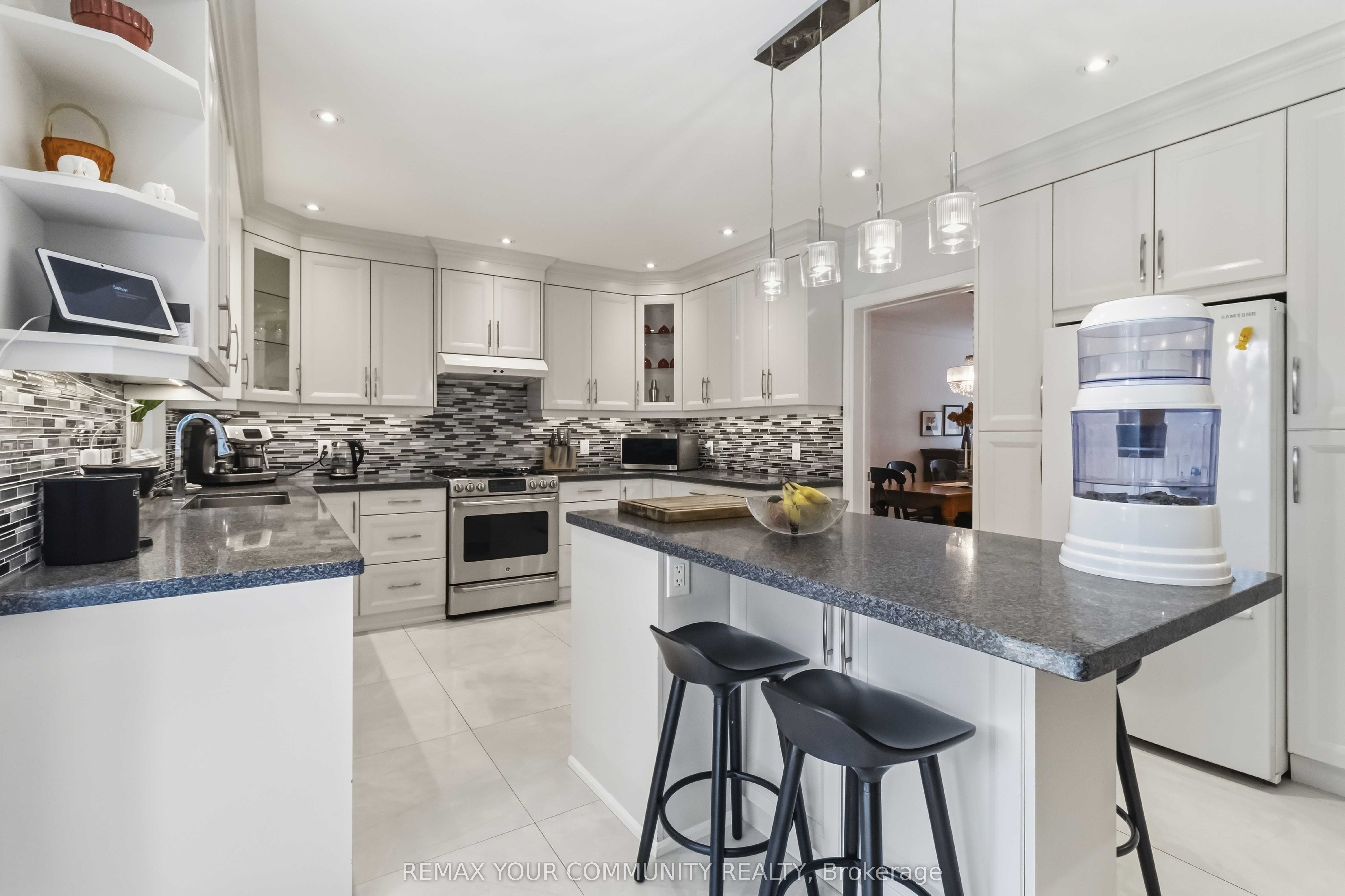 15 Klamath Court, Vaughan, ON L6A 2L7 photo 5