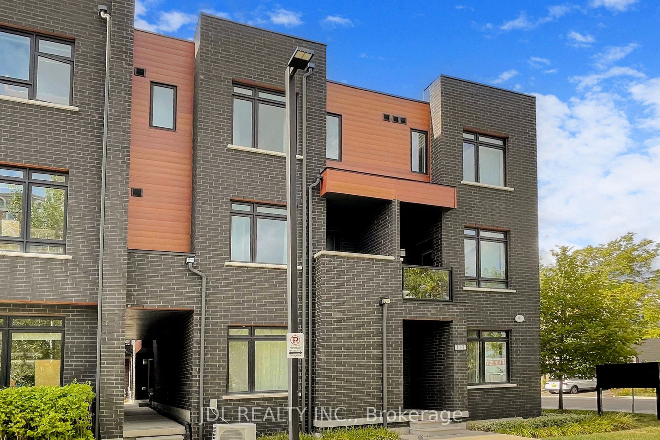 370 Red Maple Road 112, Richmond Hill, ON L4C 5T4 photo 3