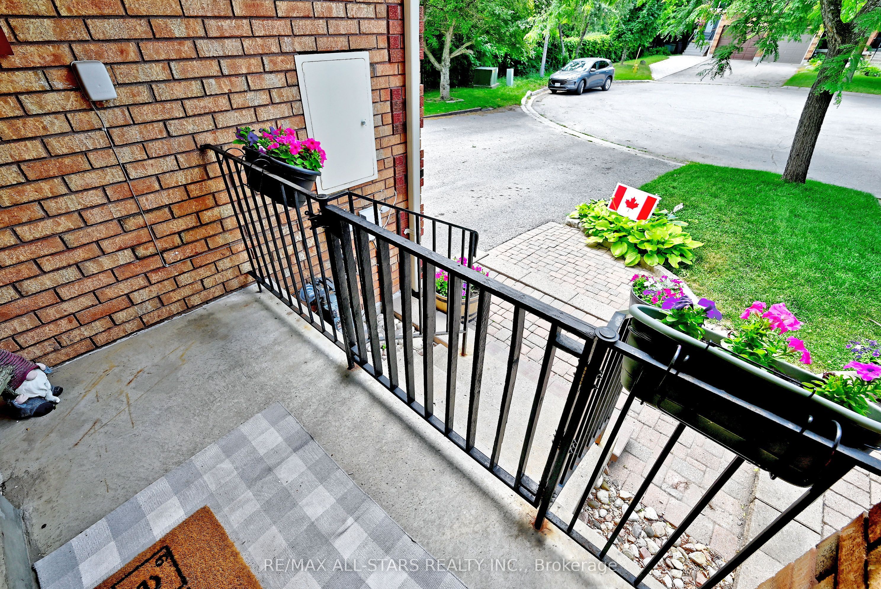 9 Opal Court, Whitchurch-Stouffville, ON L4A 8C2 photo 3