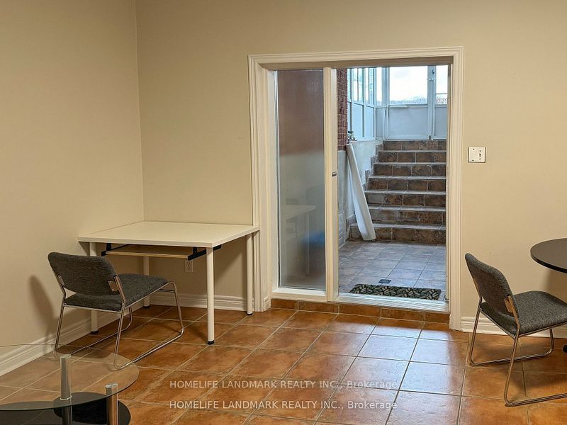 21 Tenbury Drive A, Markham, ON L3R 9P9 photo 2
