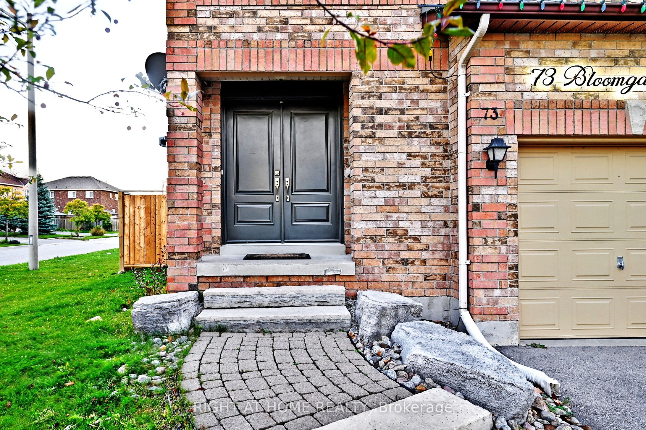 73 Bloomgate Crescent, Richmond Hill, ON L4E 3Z1 photo 4