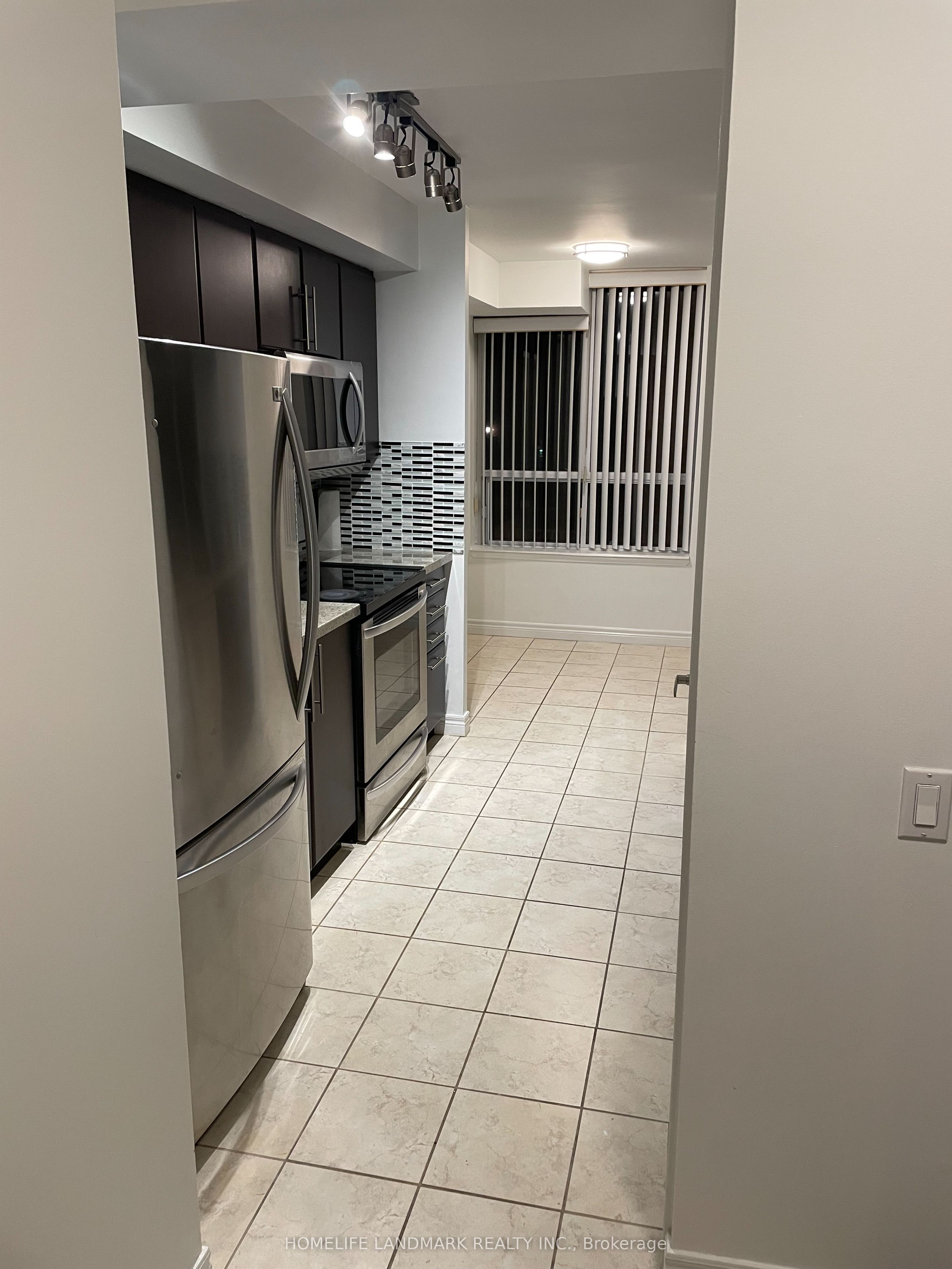 25 Times Avenue 203, Markham, ON L3T 7X5 photo 2