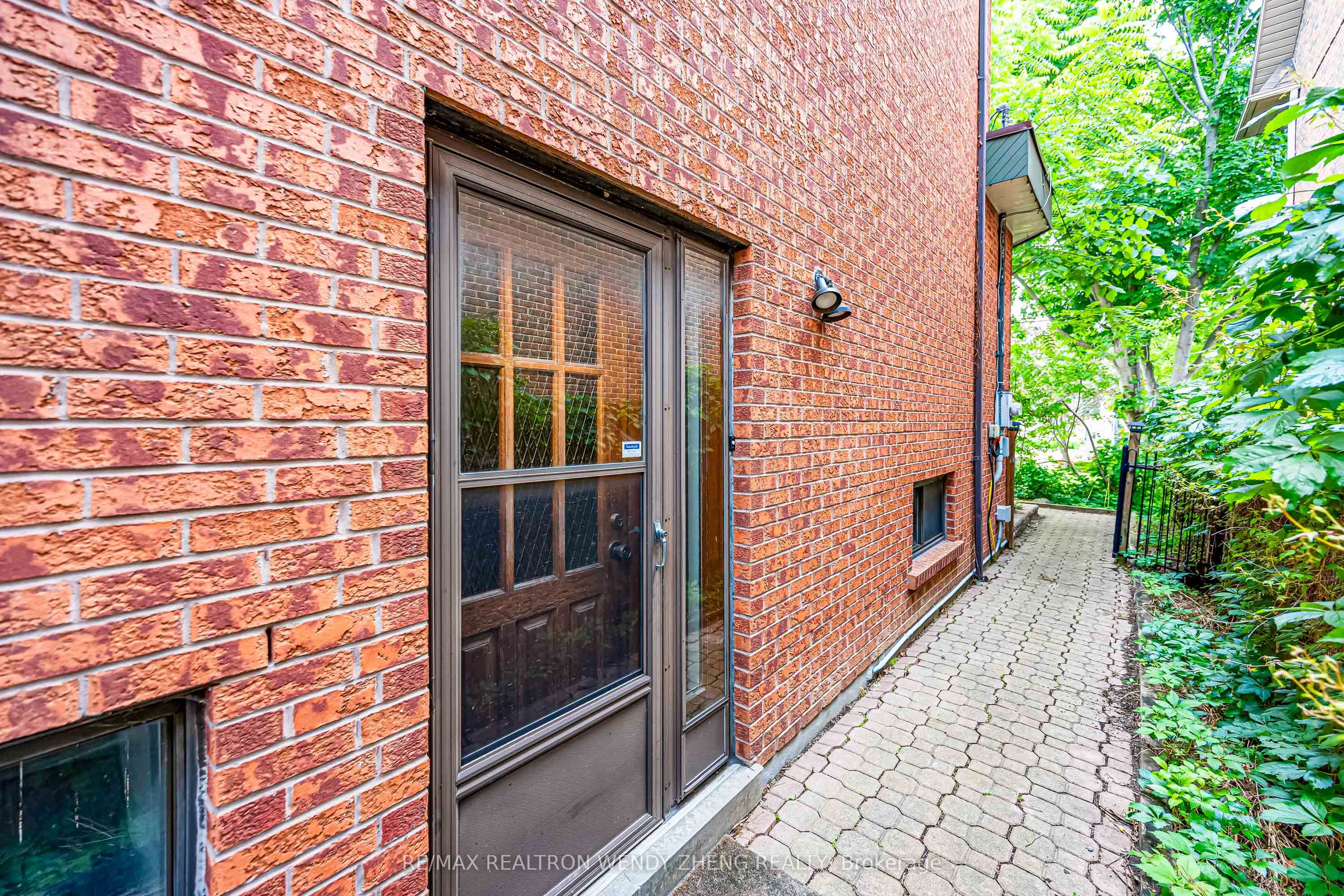 60 Birch Avenue, Richmond Hill, ON L4C 6C6 photo 3