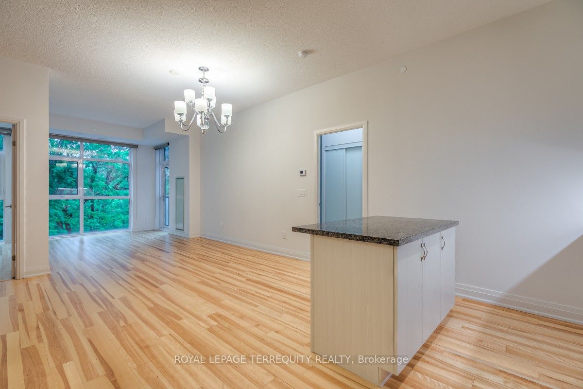 8763 Bayview Avenue 230, Richmond Hill, ON L4B 3V1 photo 2