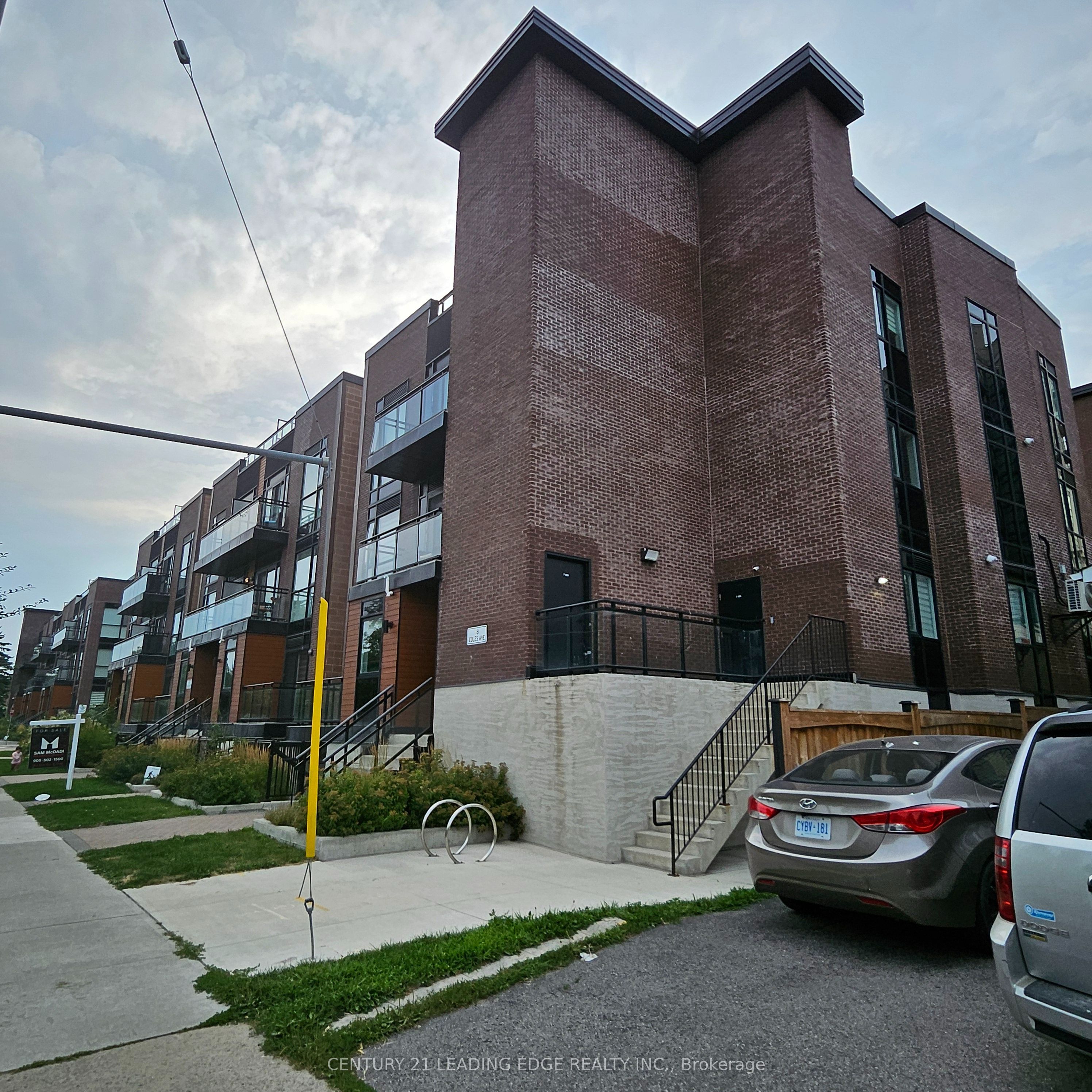 18 Coles Avenue 603, Vaughan, ON L4L 1L9 photo 2