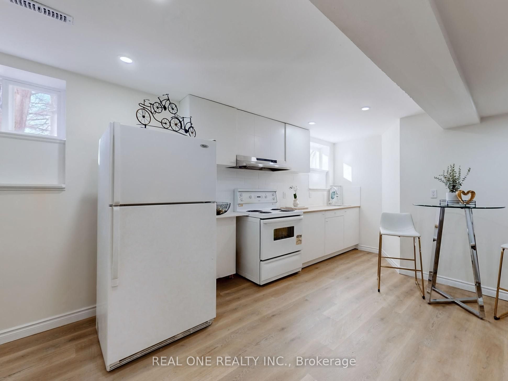47 Lowe Boulevard, Newmarket, ON L3Y 6H1 photo 4
