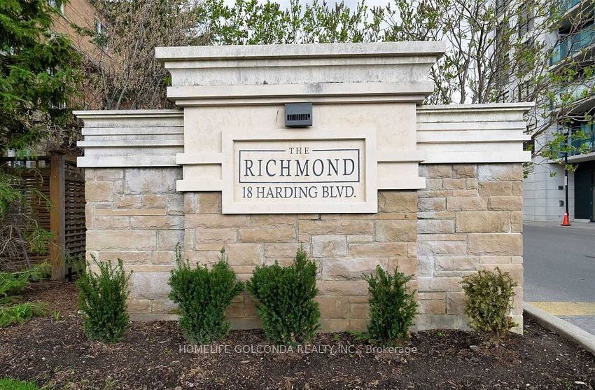 18 Harding Boulevard 412, Richmond Hill, ON L4C 0T3 photo 2