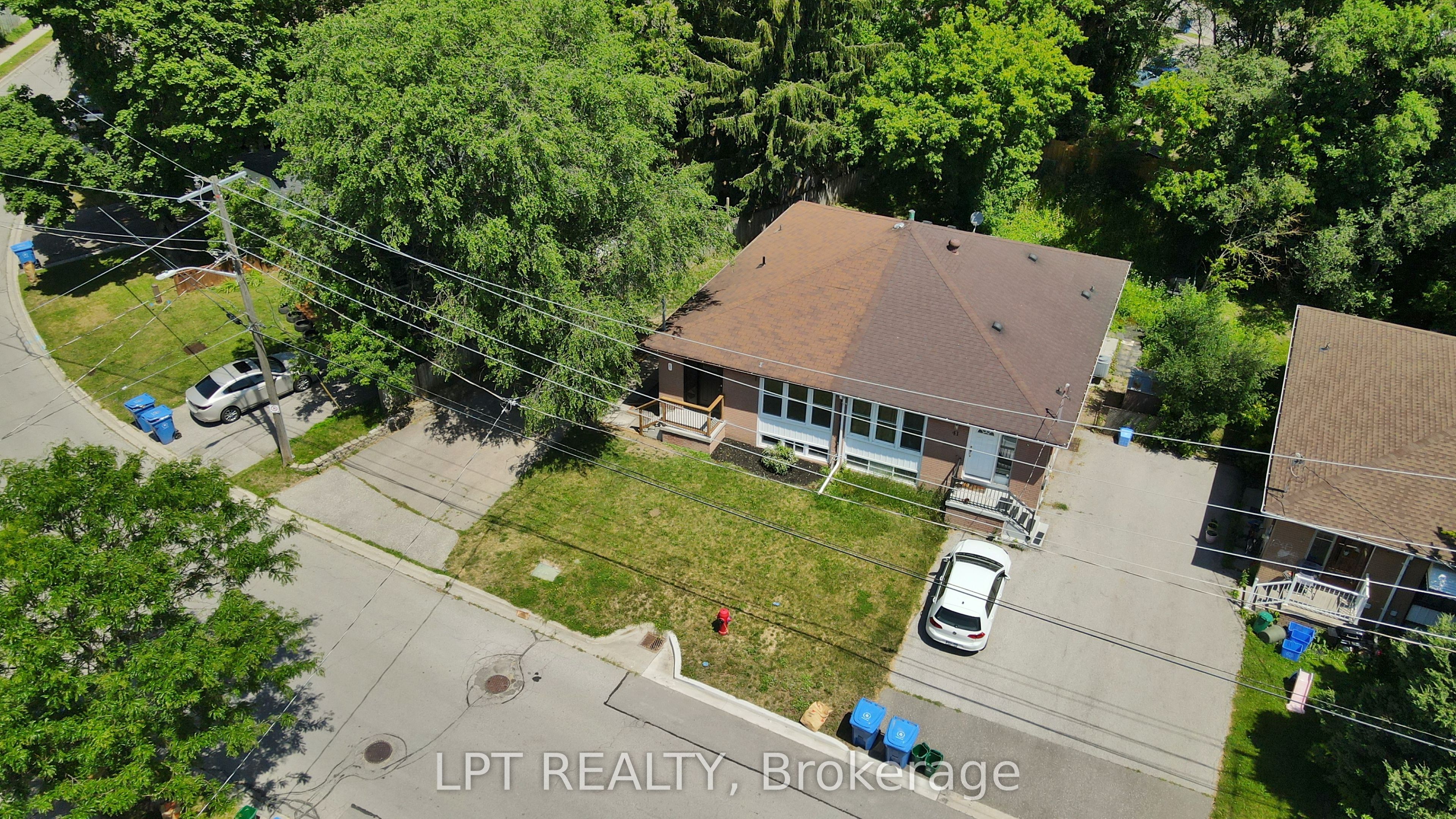 43 Newbury Drive, Newmarket, ON L3Y 4P9 photo 2