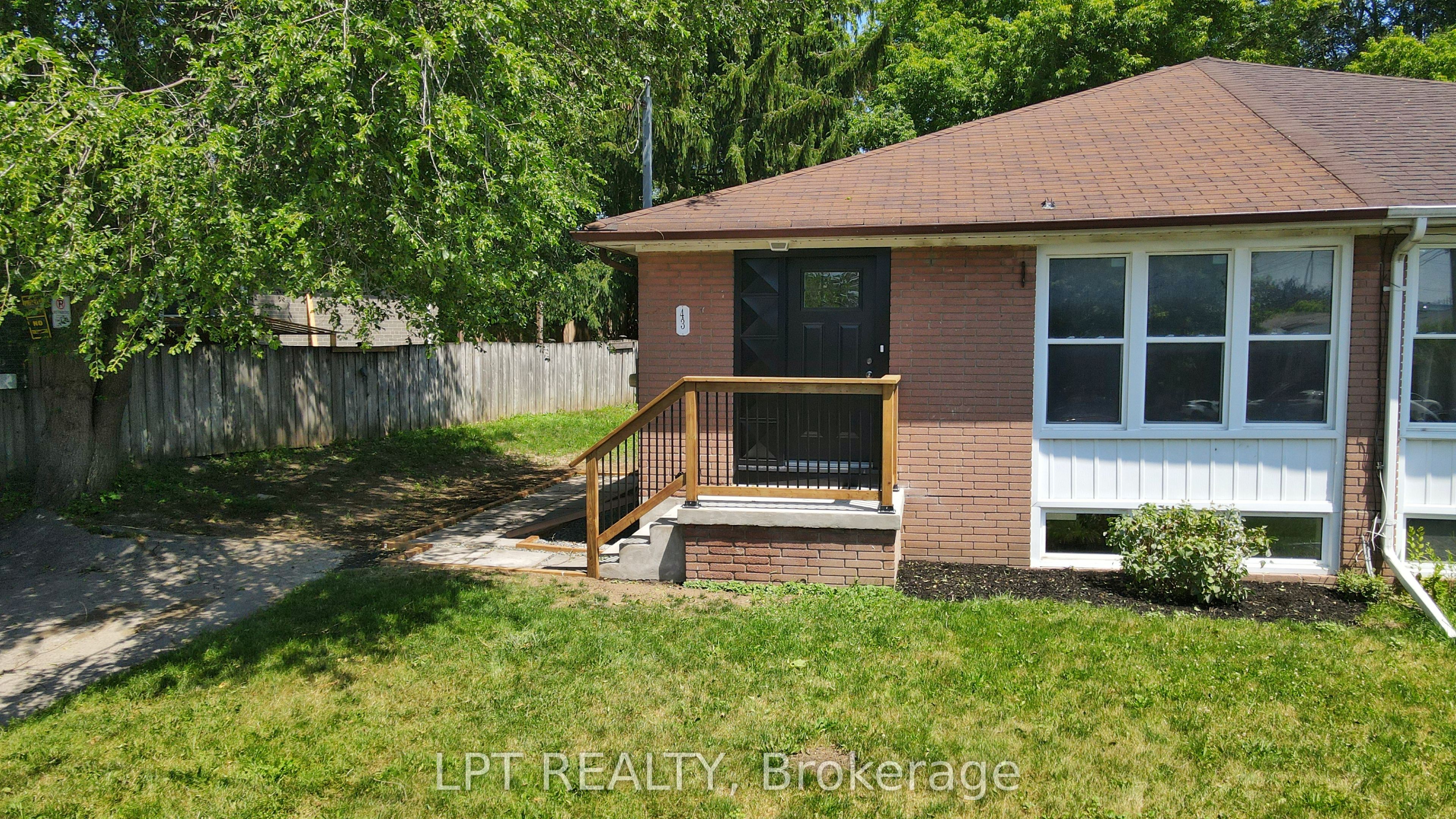 43 Newbury Drive, Newmarket, ON L3Y 4P9 photo 3