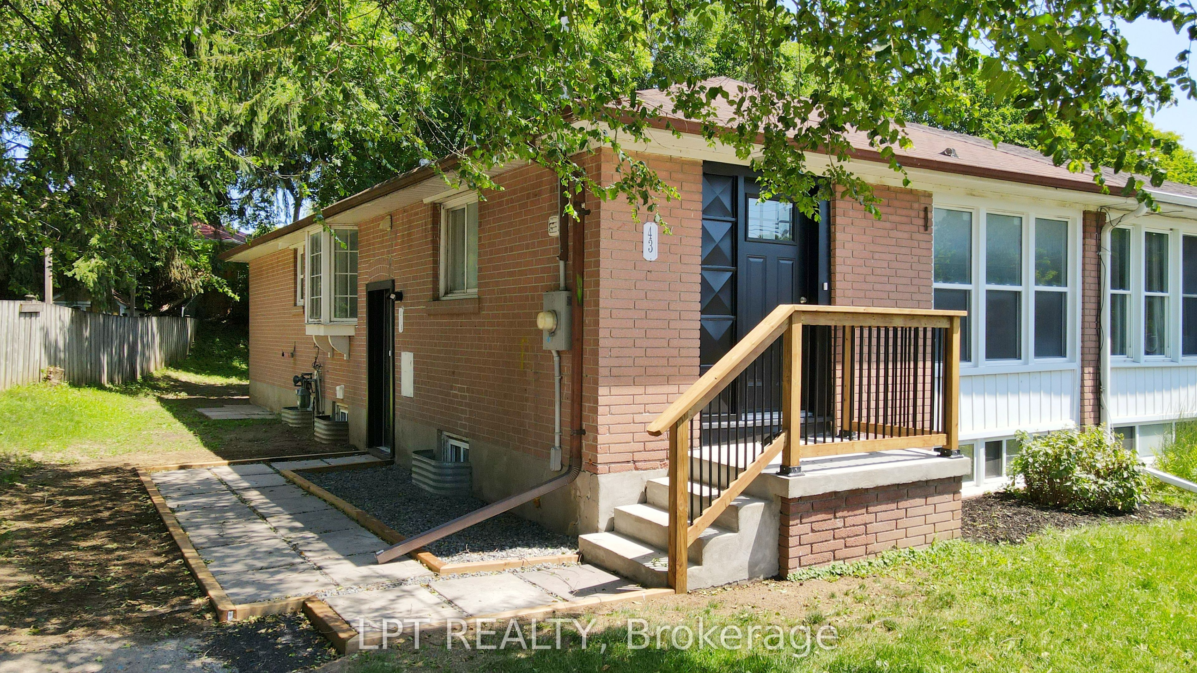 43 Newbury Drive, Newmarket, ON L3Y 4P9 photo 4