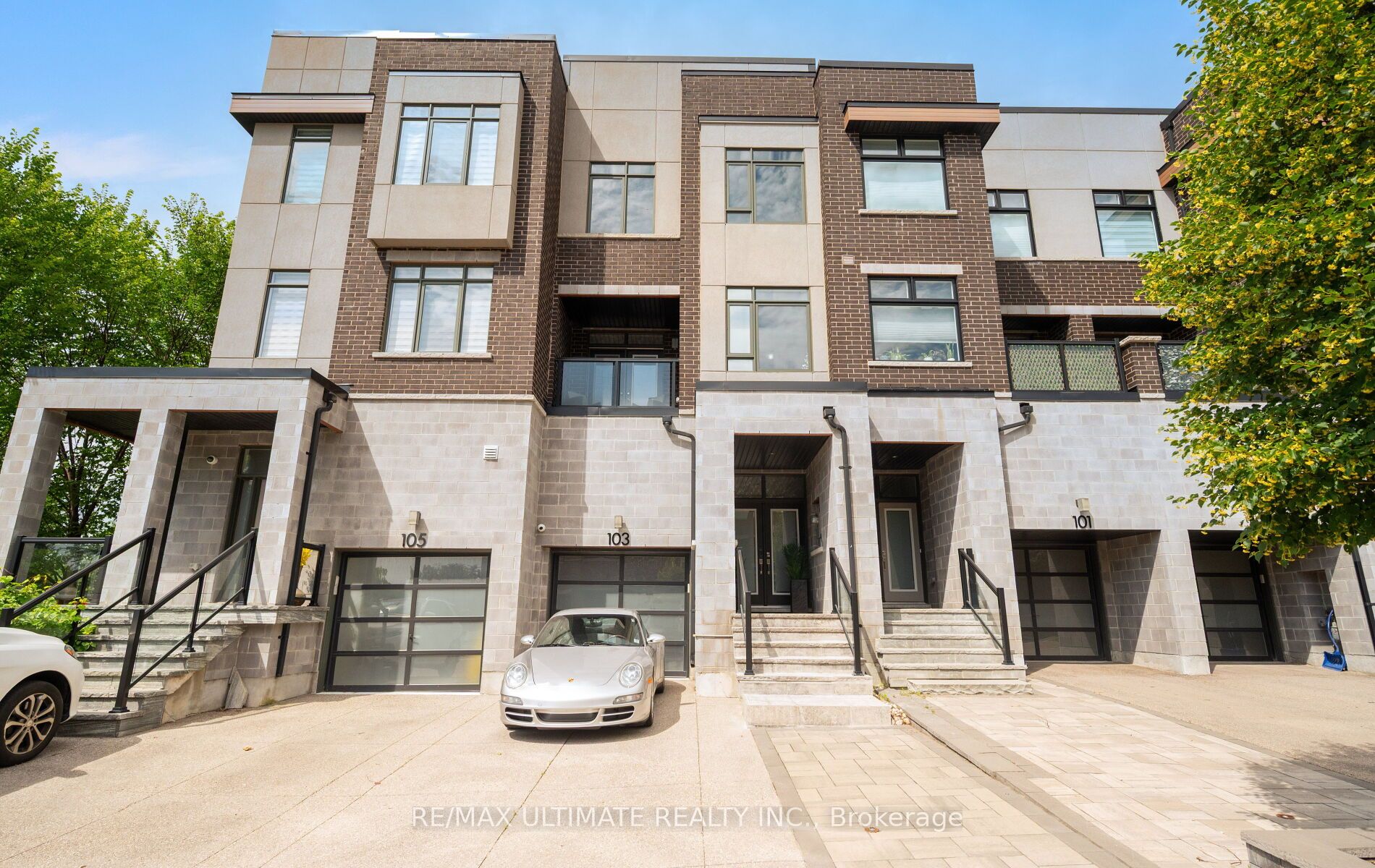 103 Glenngarry Crescent, Vaughan, ON L6A 4Z5 photo 3