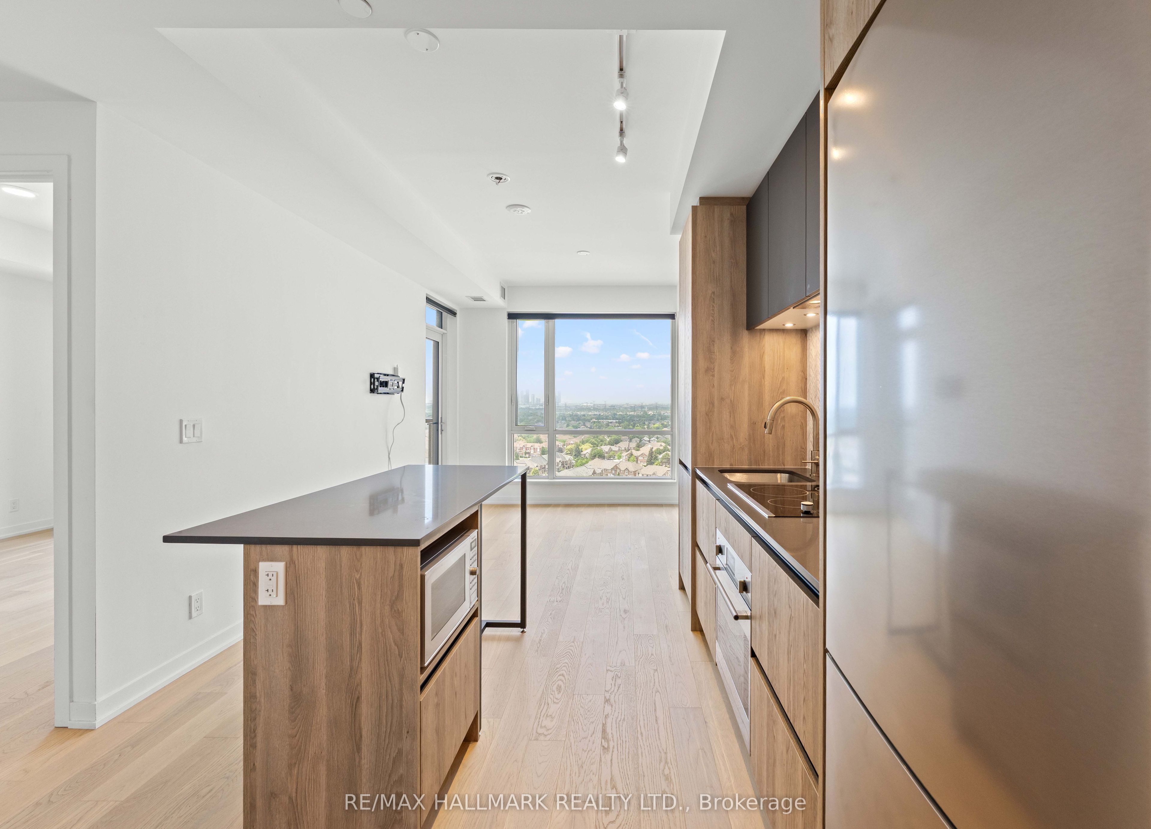 7950 Bathurst Street 1524, Vaughan, ON L4J 0L4 photo 4