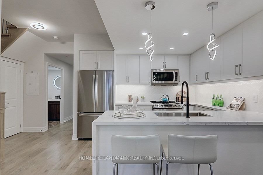 8110 Birchmount Road 912, Markham, ON L6G 0E3 photo 4