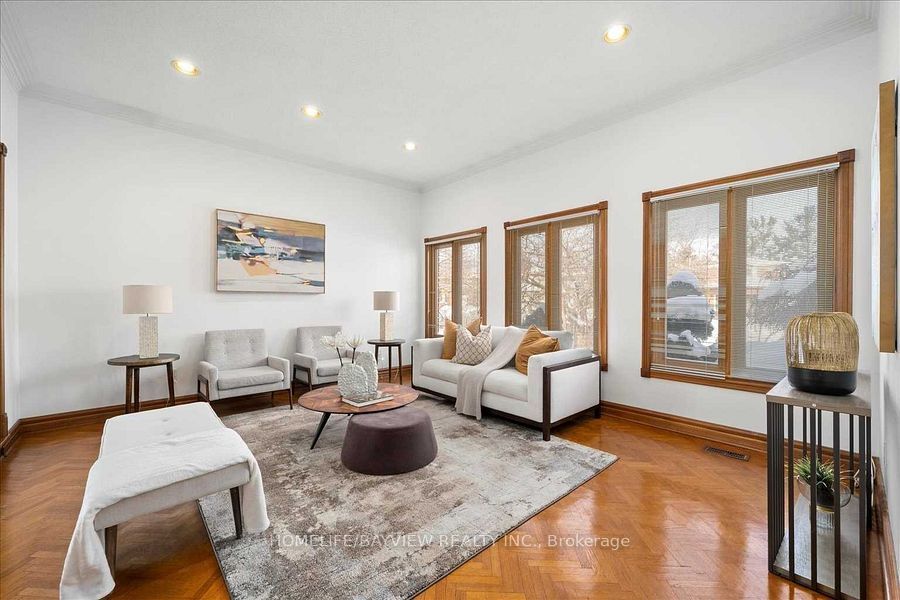 49 Lund Street, Richmond Hill, ON L4C 9V7 photo 3