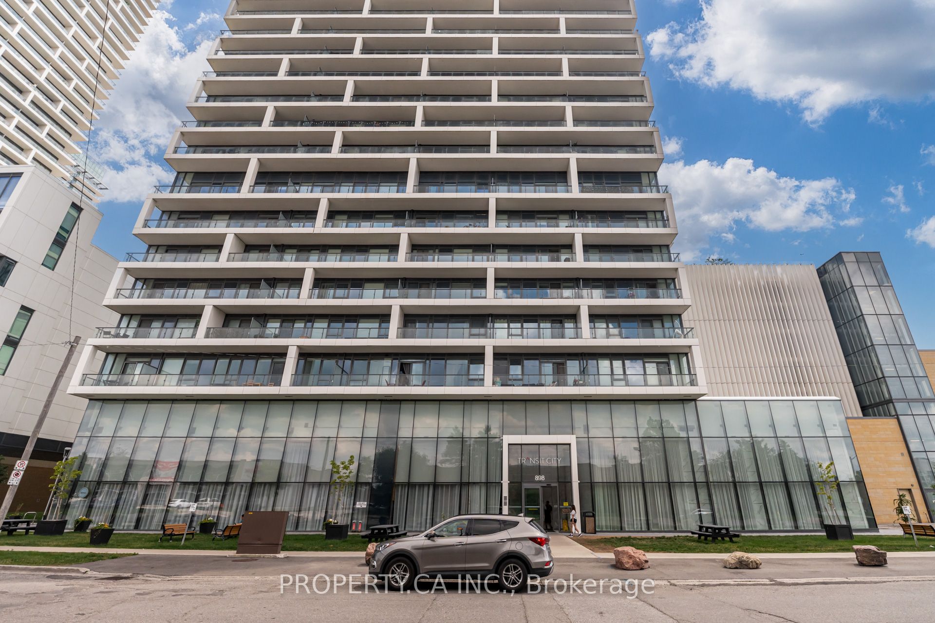 898 Portage Parkway 1602, Vaughan, ON L4K 2M7 photo 2